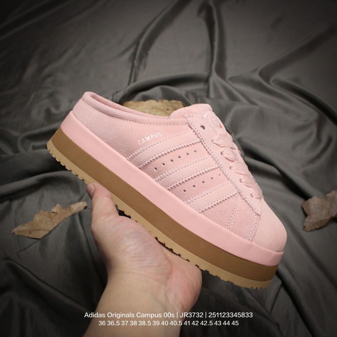 💰130
Adidas/阿迪达斯 加绒 男女鞋半码制，采用翻毛皮组合纤维革鞋面材质，外置耐磨橡胶大底❗️潮流我熟,面包鞋就选这款!阿迪达斯Adidas Originals Campus 00s 学院系列面包风经典复古低帮百搭休闲半拖鞋 JR3732
鑫
类型：男女鞋
码数：36 36.5 37 38 38.5 39 40 40.5 41
编码：251123345.833