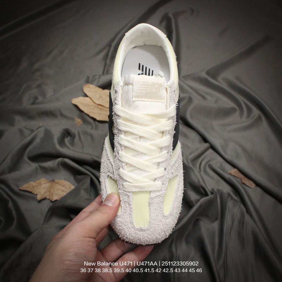 💰90
New Balance/新百伦 男女鞋真标半码制,原楦原纸版开发,采用长绒翻毛皮组合组合网织布鞋面材质,中底EVA发泡缓震组合防滑耐磨橡胶外底❗️复古潮流的代表作,NB新百伦New Balance U471系列低帮经典复古休闲运动慢跑鞋“翻毛米白紫蓝 U471AA
类型:男女鞋
码数:36 37 38 38.5 39.5 40 40.5 41.5 42 42.5 43 44 45 46
编码:251123305.902