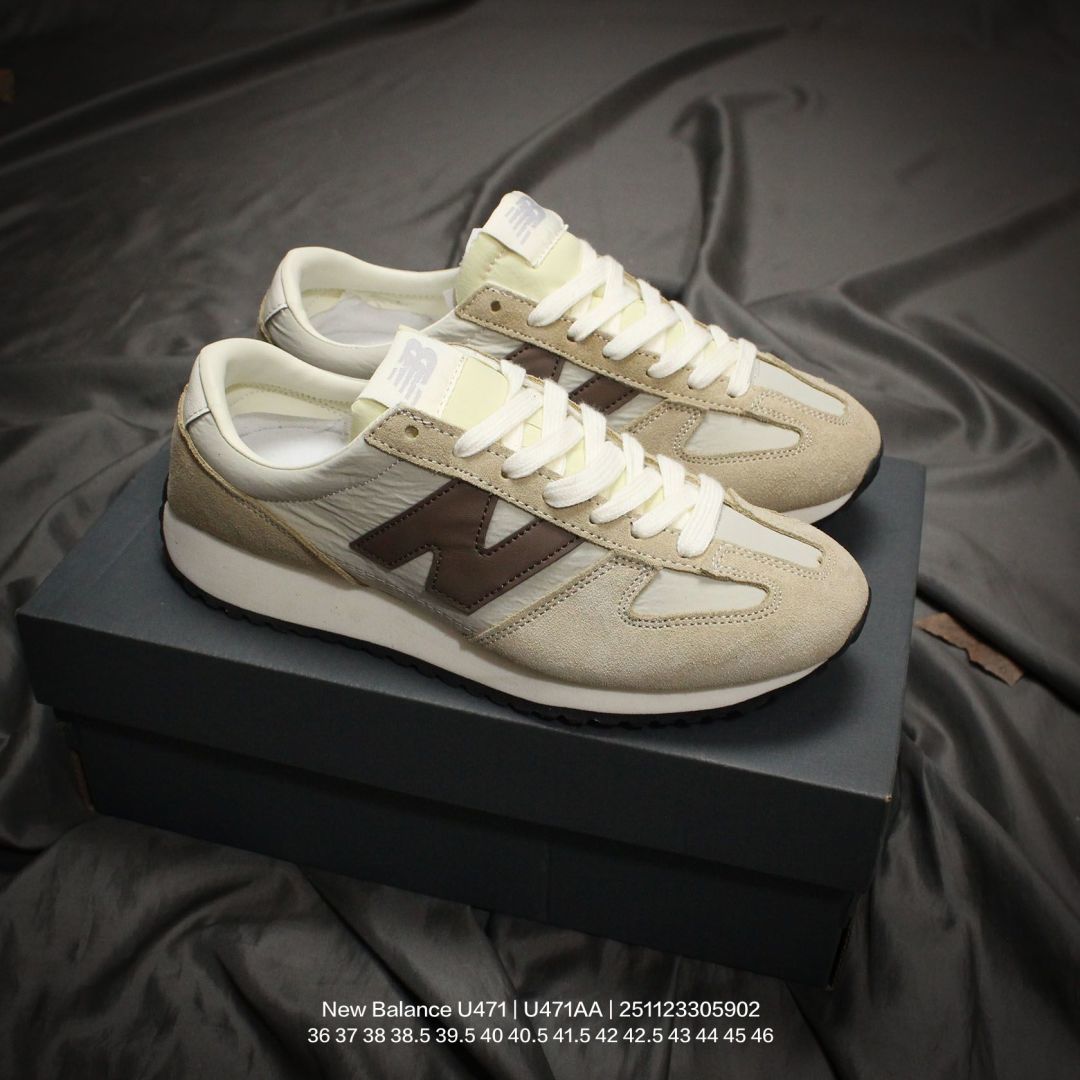 🈴💰90
New Balance/新百伦 男女鞋真标半码制,原楦原纸版开发,采用长绒翻毛皮组合组合网织布鞋面材质,中底EVA发泡缓震组合防滑耐磨橡胶外底❗️复古潮流的代表作,NB新百伦New Balance U471系列低帮经典复古休闲运动慢跑鞋“翻毛米白紫蓝 U471AA
类型:男女鞋
码数:36 37 38 38.5 39.5 40 40.5 41.5 42 42.5 43 44 45 46
编码:251123305.902