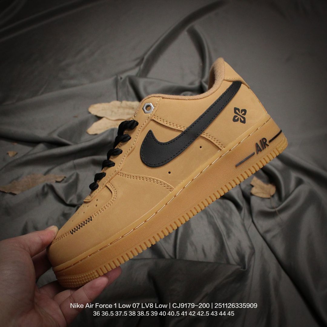 💰120
Nike/耐克 男女鞋半码制,采用软质磨砂牛巴皮革鞋面材质,内置全掌Air Sole气垫❗秋冬选它准没错,全新耐克Nike Air Force 1 Low 07 LV8 Low"Wheat / Flax"空军一号系列低帮经典百搭休闲运动板鞋“新麦黄棕 CJ9179-200
D
类型:男女鞋
码数:36 36.5 37.5 38 38.5 39 40 40.5 41 42 42.5 43 44 45
编码:251126335.909