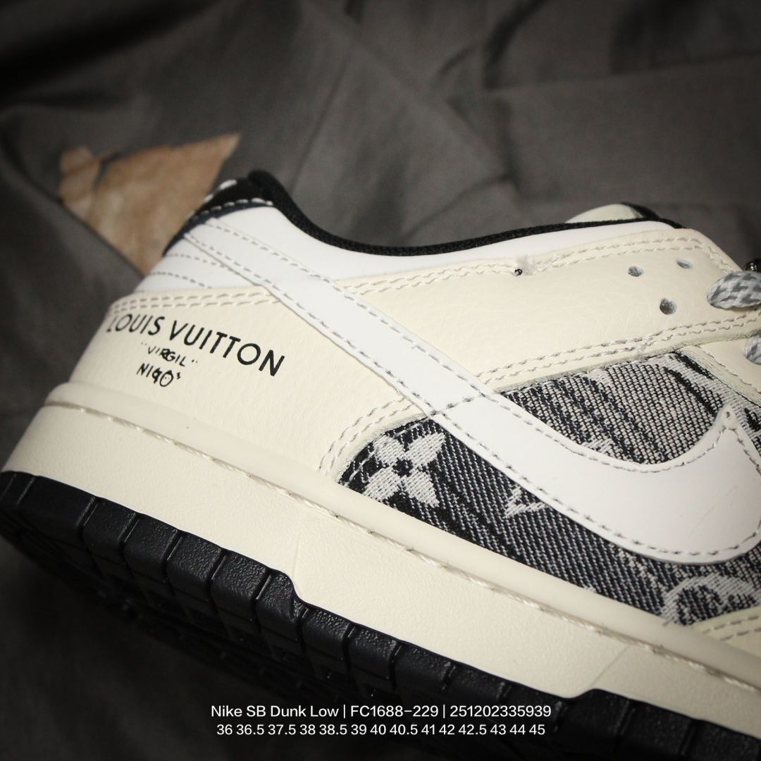 Nike/耐克 男女鞋真标半码制,升级2021版更新数据窄楦翘头版型,采用硬质牛剖皮组合猪巴革鞋面材质,大厂水平严控清洁度,缜密拉帮中底布,鞋垫嵌EVA缓震物料及背胶,全新窄版翘头耐磨橡胶大底❗️创意定制配色,联乘法国顶级高奢品牌·路易威登Louis Vuitton x Nike SB Dunk Low"Beige/Khaki/Red LV"扣篮系列低帮休闲运动滑板板鞋“ FC1688-229 D 类型:男女鞋 编码:251202335.939