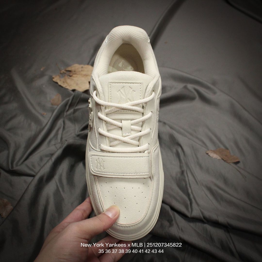 💰130
MLB/韩国F&F旗下运动品牌 男女鞋 采用软质纤维移膜革面鞋面材质,全新独立5cm厘米外增高轻质发泡中底组合耐磨橡胶外底片❗️学院穿搭爆款,Korea韩国限定!联乘美国榄球洋基队New York Yankees x MLB Chunky Liner Basic Mid 学长鞋系列老爹风轻量增高厚底百搭休闲运动板鞋
类型:男女鞋
码数:35 36 37 38 39 40 41 42 43 44
编码:251207345.822