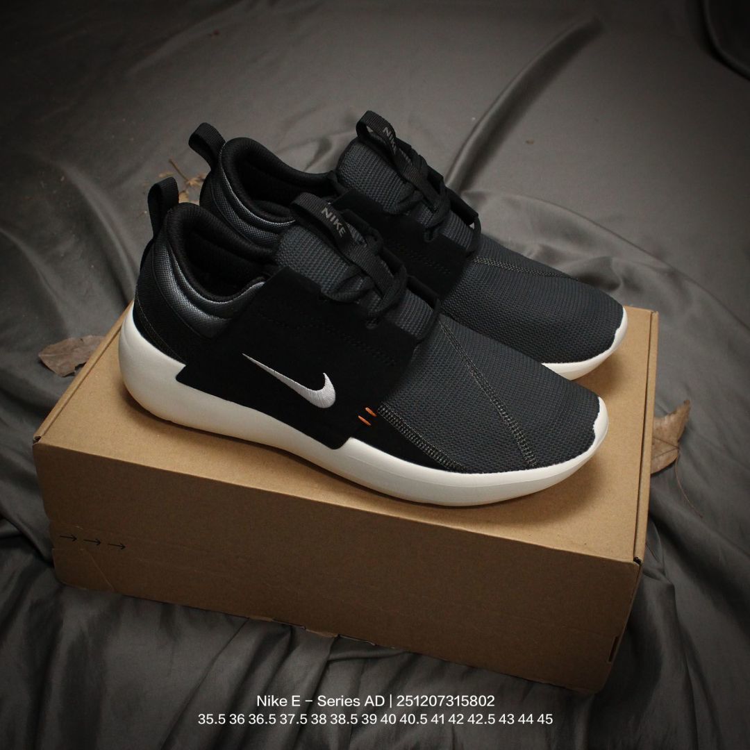 🈴💰100
Nike/耐克 Nike E - Series AD 男子运动鞋，采用织物加皮革拼接设计. 米白色织物鞋面，轻盈透气塑就非凡轻盈的柔软质感。 

类型：男女鞋
码数：35.5 36 36.5 37.5 38 38.5 39 40 40.5 41 42 42.5 43 44 45
编码：251207315.802