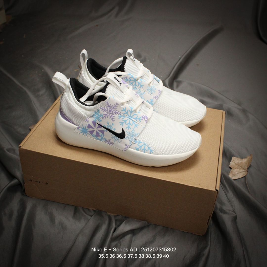 🈴💰100
Nike/耐克 Nike E - Series AD 男子运动鞋，采用织物加皮革拼接设计. 米白色织物鞋面，轻盈透气塑就非凡轻盈的柔软质感。 

类型：男女鞋
码数：35.5 36 36.5 37.5 38 38.5 39 40 40.5 41 42 42.5 43 44 45
编码：251207315.802