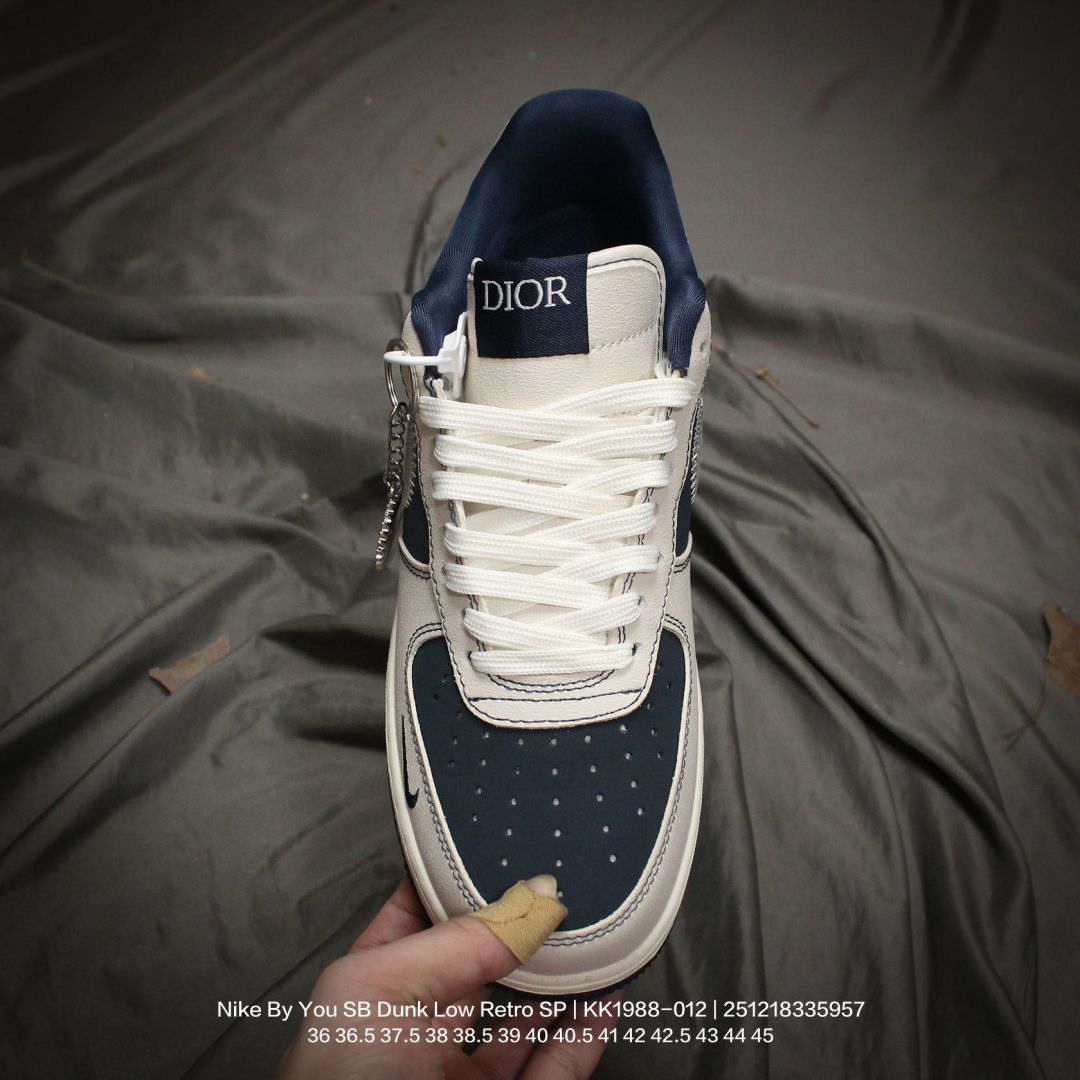 💰120
Nike/耐克 男女鞋真标半码制,全新2021版更新数据窄楦翘头版型,采用牛剖革鞋组合猪巴革鞋面材质,缜密拉帮中底布,鞋垫嵌EVA缓震物料及背胶,全新窄版翘头耐磨橡胶大底❗️创意定制联名配色,美国元祖街头潮牌-斯图西/Stussy x Nike By You SB Dunk Low Retro SP扣篮系列低帮休闲运动滑板板鞋“ KK1988-012
395
类型:男女鞋
码数:36 36.5 37.5 38 38.5 39 40 40.5 41 42 42.5 43 44 45
编码:251218335.957