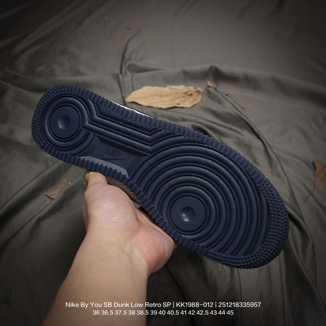 💰120
Nike/耐克 男女鞋真标半码制,全新2021版更新数据窄楦翘头版型,采用牛剖革鞋组合猪巴革鞋面材质,缜密拉帮中底布,鞋垫嵌EVA缓震物料及背胶,全新窄版翘头耐磨橡胶大底❗️创意定制联名配色,美国元祖街头潮牌-斯图西/Stussy x Nike By You SB Dunk Low Retro SP扣篮系列低帮休闲运动滑板板鞋“ KK1988-012
395
类型:男女鞋
码数:36 36.5 37.5 38 38.5 39 40 40.5 41 42 42.5 43 44 45
编码:251218335.957