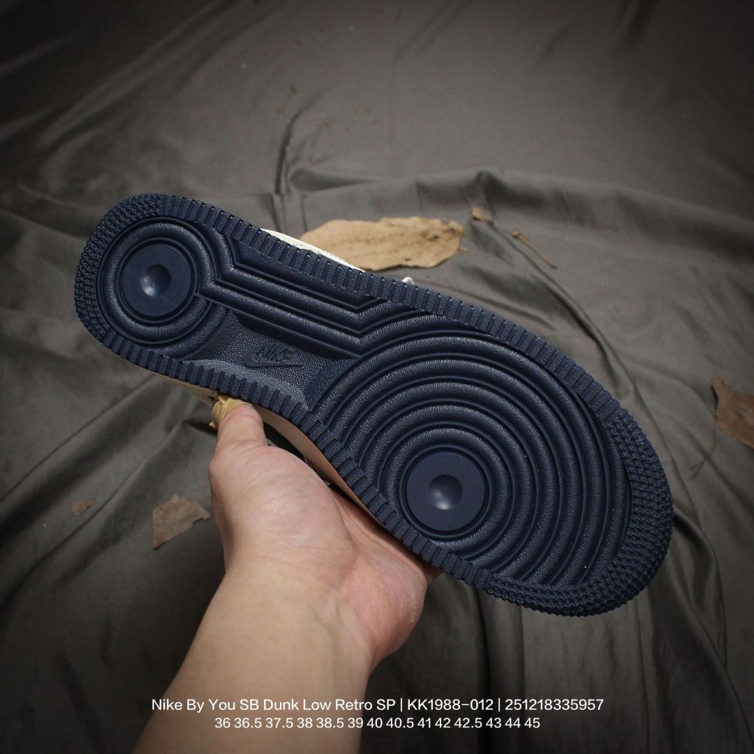 💰120
Nike/耐克 男女鞋真标半码制,全新2021版更新数据窄楦翘头版型,采用牛剖革鞋组合猪巴革鞋面材质,缜密拉帮中底布,鞋垫嵌EVA缓震物料及背胶,全新窄版翘头耐磨橡胶大底❗️创意定制联名配色,美国元祖街头潮牌-斯图西/Stussy x Nike By You SB Dunk Low Retro SP扣篮系列低帮休闲运动滑板板鞋“ KK1988-012
395
类型:男女鞋
码数:36 36.5 37.5 38 38.5 39 40 40.5 41 42 42.5 43 44 45
编码:251218335.957