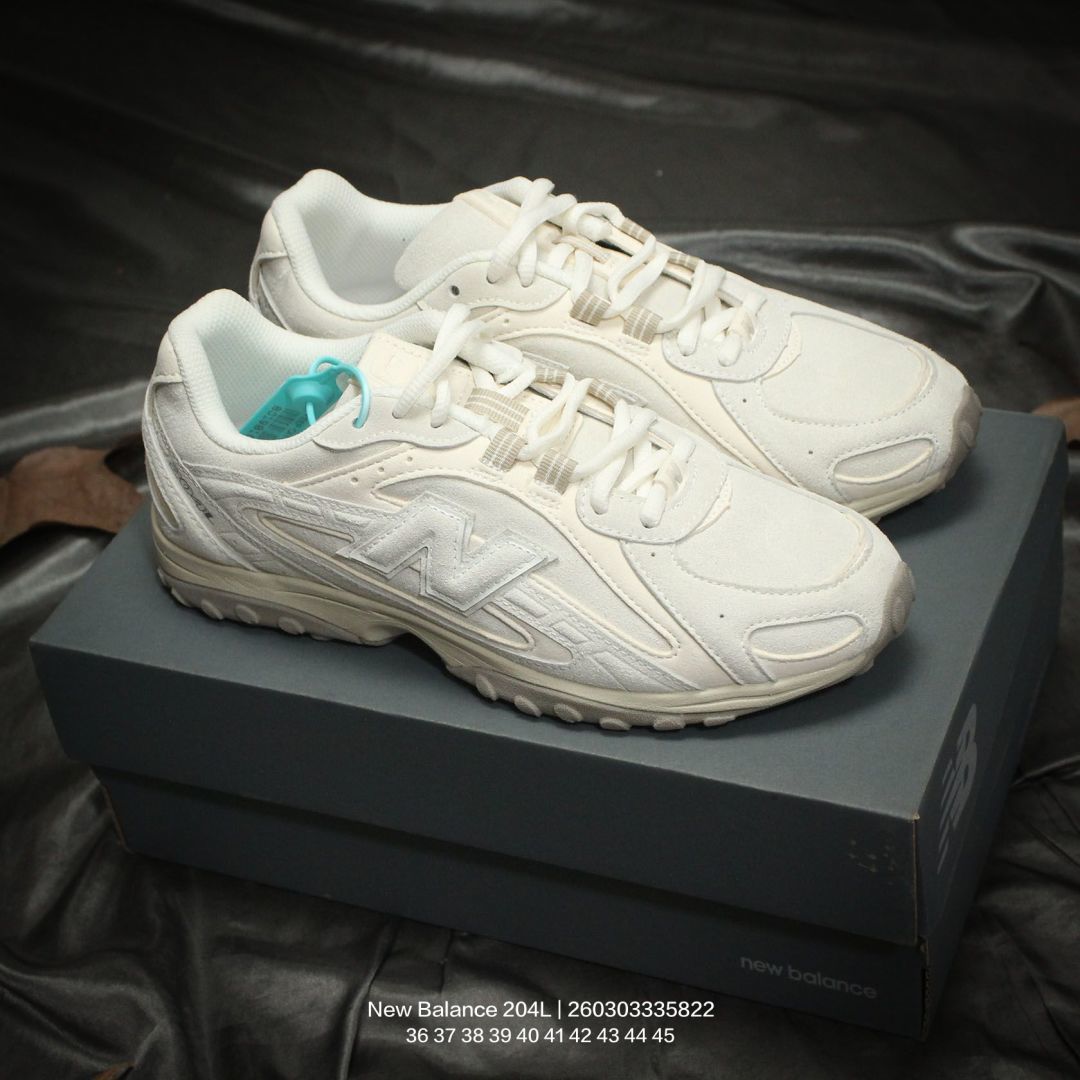 New Balance/新百伦 男女鞋,采用环保纤维革组合网眼布鞋面材质,搭载EVA 科技中底组合防滑耐磨橡胶大底❗️“与204L 一起,信步而型”!NB新百伦New Balance 204L系列低帮薄底复古风休闲运动慢跑鞋 类型:男女鞋 编码:260303335.822