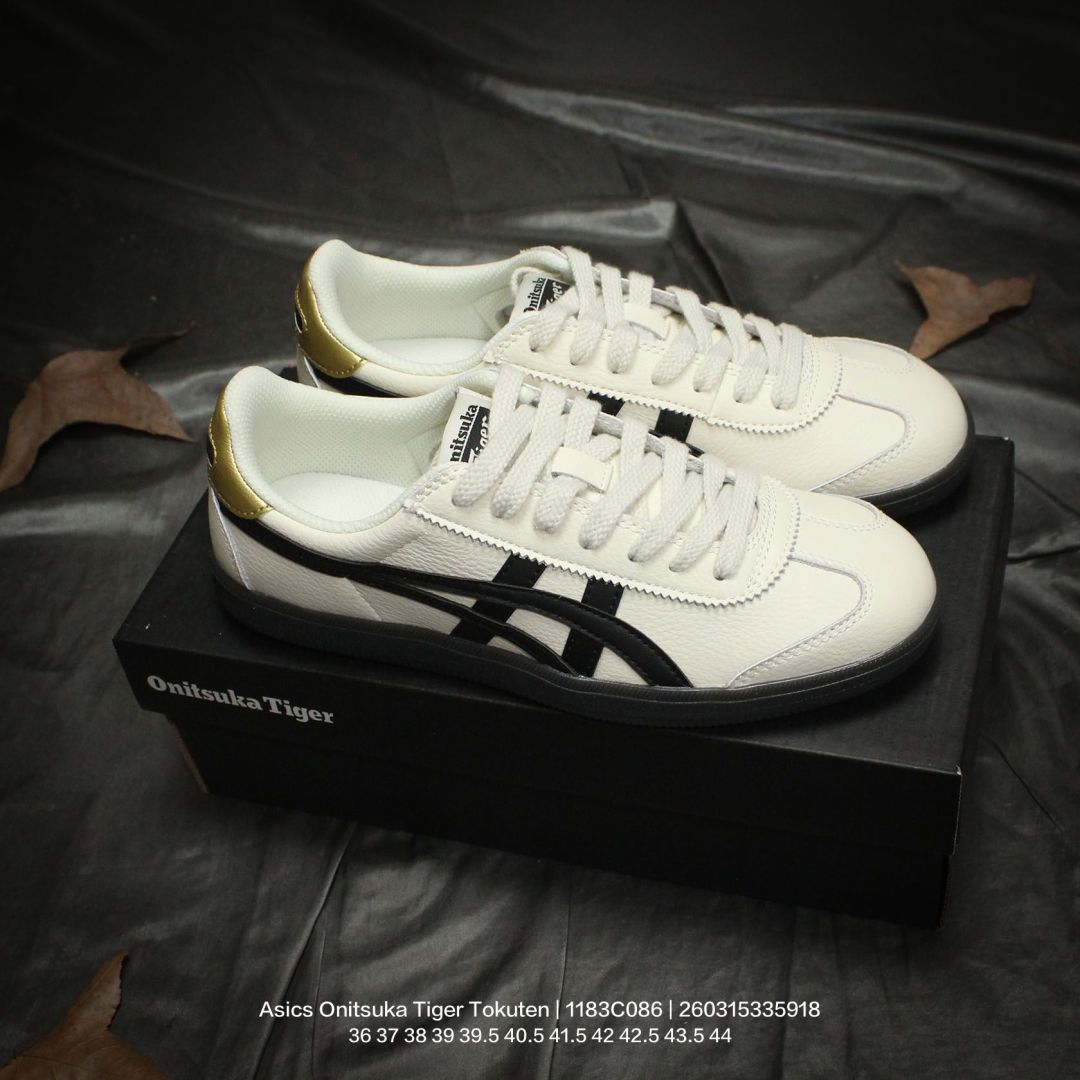 Asics/亚瑟士 男女鞋真标半码制,升级原楦原纸版开发,采用荔枝纹牛剖皮革组合翻毛皮鞋面材质,外置耐磨耐弯折RB大底❗️鬼塚虎新款德训鞋!鬼塚虎新款德训鞋!日产经典老牌-鬼塚虎/Onitsuka Tiger Tokuten 得分系列低帮复古德训风休闲运动板鞋 1183C086 足 类型:男女鞋 编码:260315335.918