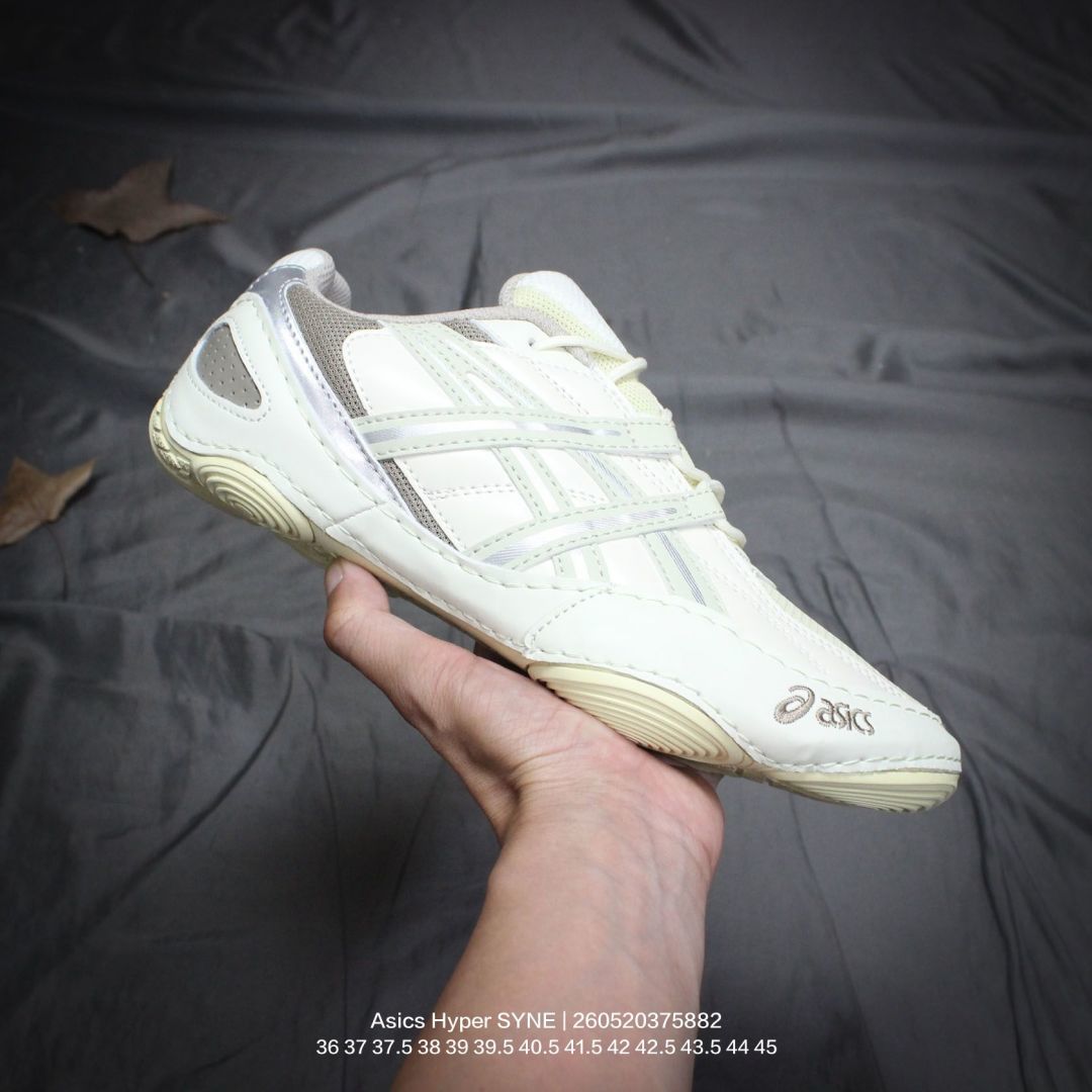 Asics/亚瑟士 男女鞋真标半码制,采用环保太空合成革配合透气网眼布鞋面材质,中底3D可视GEL缓震胶效果,升级EVA全新缓震中底部位科技组合耐磨橡胶外底片❗️日本专业跑鞋品牌·亚瑟士联名加拿大时尚名所HAVEN x ASICS Gel-Nimbus 10.1"Black"雨云10.1代系列轻量缓震休闲运动跑步鞋 幸福 类型:男女鞋 编码:260515375.873