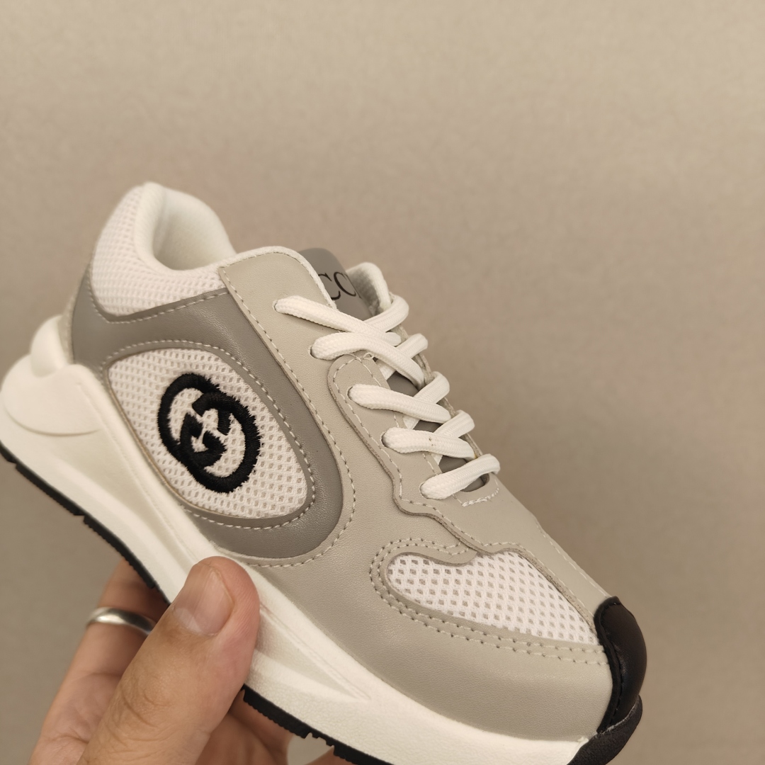 图片[6]-🌟现货🌟跑量款 Gucci Run儿童🧒系列运动鞋， 🔥🔥🔥古奇亲子系列🌹 🐢这一单品的设计从运动世界中汲取灵感 丝稠皮 互扣式双G 刺绣 儿童版更加精细-选品中心