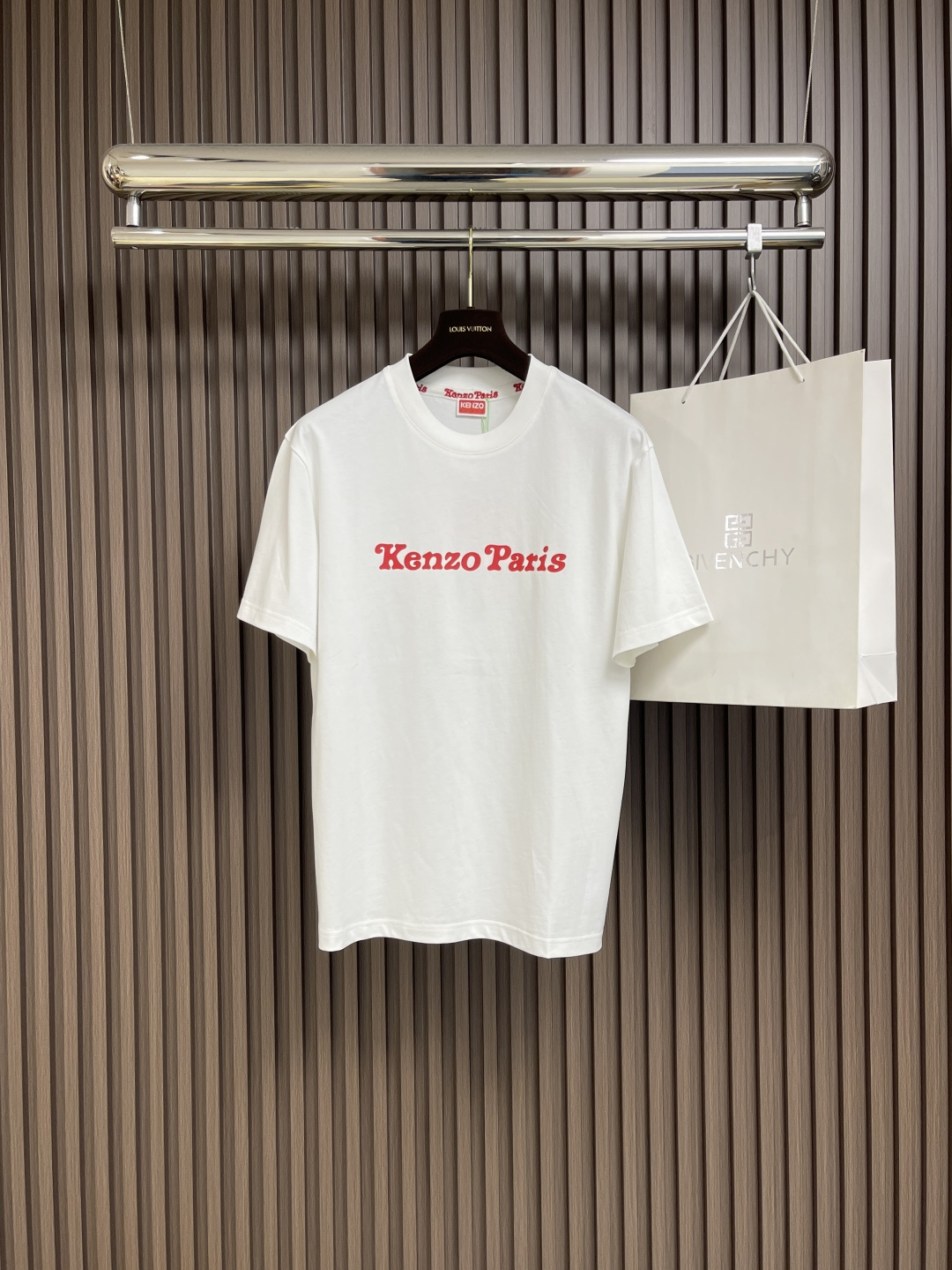 NO:123458,Kenzo's new casual short-sleeved T-shirt for men, imported pure cotton fabric, tiger jeans on the back logo pattern design, super soft and delicate, skin-friendly and comfortable to wear, very good on the upper body, a must-have item for men. Size M-3XL, T-shirt,tees, t-shirt,alexander wang19860909Kenzo 新款男士休闲短袖T恤,进口纯棉面料,后背老虎仔章 logo图案设计 手感超柔软细腻 穿着亲肤舒适 上身非常赞 男士必备单品.尺码M-3XL,,T-shirt,tees，t-shirt,alexander wang,Men's clothing