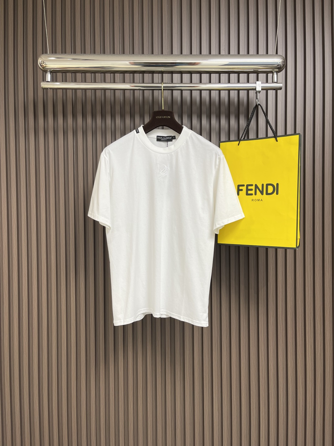 NO:123463,DG 2025ss autumn and winter new short-sleeved T-shirt, custom-made cotton double yarn tight and smooth fabric, clean cloth surface, clear cloth pattern, very delicate and solid feel, more supportive, three-dimensional positioning and tailoring of the whole dress Size S-XL, Dolce & Gabbana, T-shirt,tees, t-shirt,alexander wang19860909DG 2025ss秋冬新款短袖T恤,定制全棉双纱紧密爽滑面料,布面干净,布纹清晰,手感非常细腻扎实,更加力挺 ,整衣立体定位剪裁 尺码S-XL,,Dolce&Gabbana,T-shirt,tees，t-shirt,alexander wang,Men's clothing