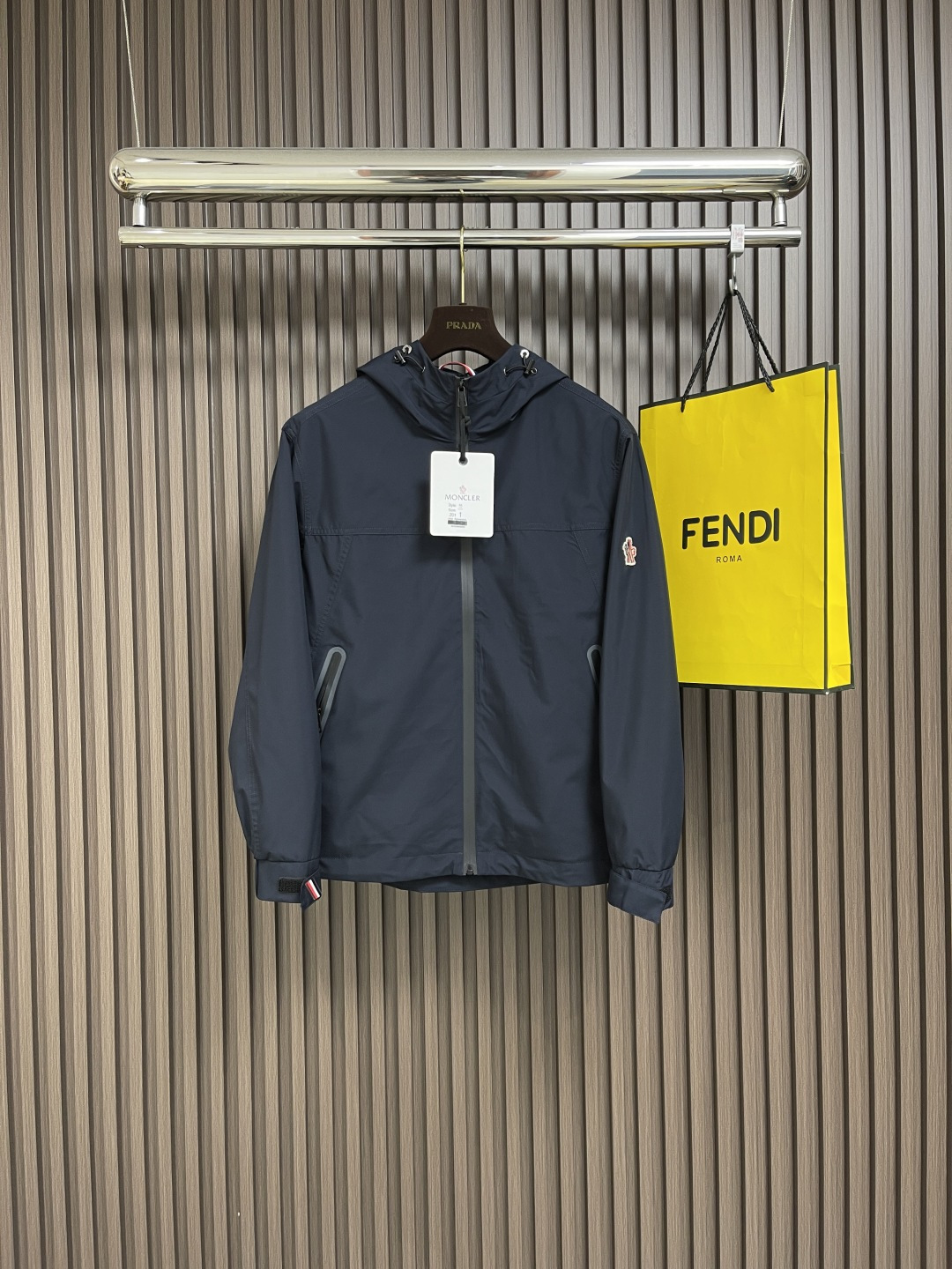 NO:125216,Moncler 2025ss early spring new men's hooded jacket jacket, high-end version, custom fabric, breathable and comfortable, impeccable details, excellent brand style. Size M-XXL,,christian louboutin, jackets & coats, jackets & coats,hats,alexander wang19860909Moncler 2025ss早春新款男士连帽夹克外套,高端版本 定制面料 透气舒适度高,细节无可挑剔,品牌版型超赞.尺码M-XXL,,christian louboutin,jackets & coats,jackets & coats,hats,alexander wang,Men's clothing