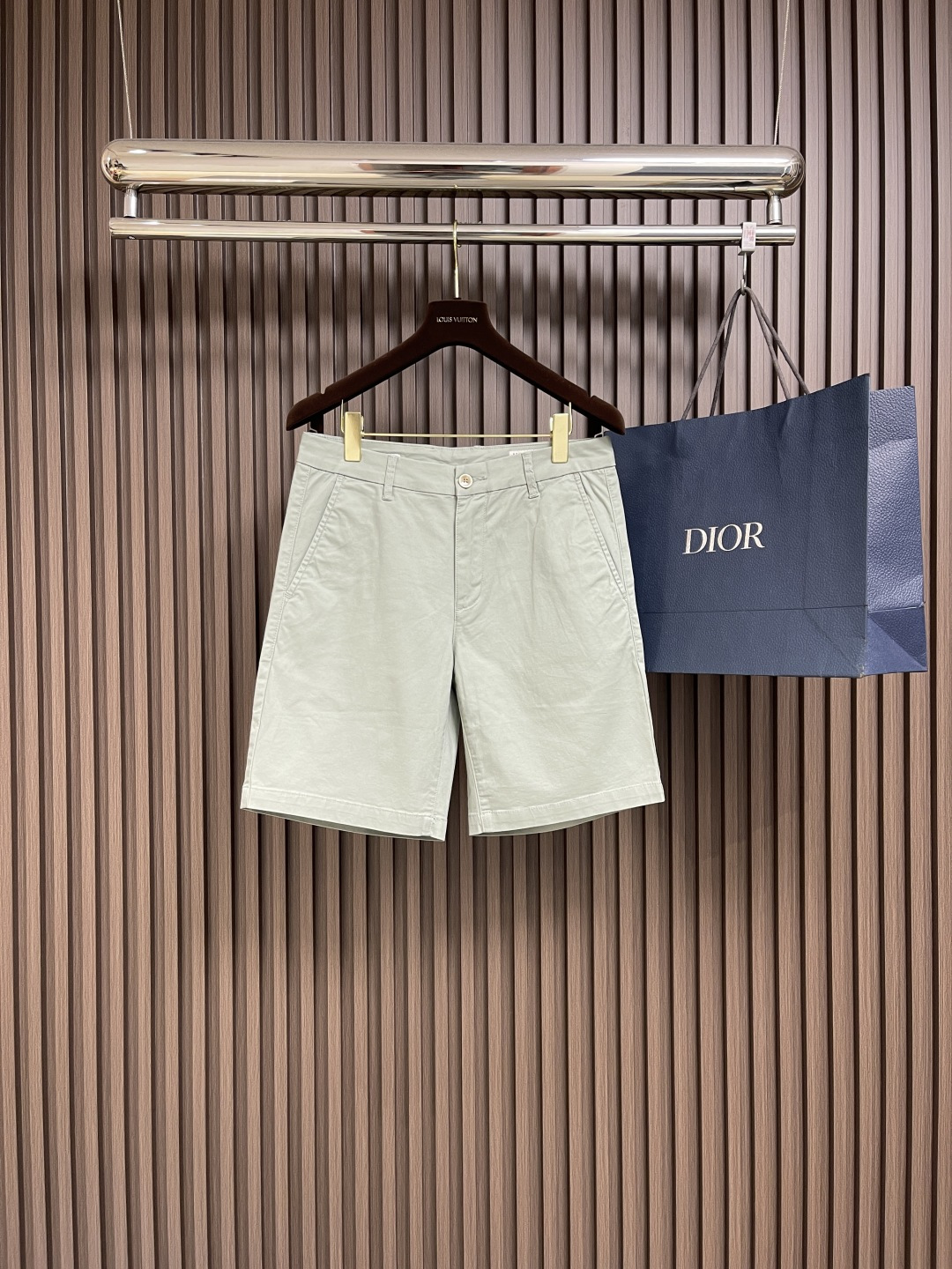 NO:125208,BC casual sports and casual five-point shorts, the cut version adds a unique luxury style.  Create a fashionable and casual matching style, the customer-supplied fabrics are refreshing in the skin, exquisite craftsmanship, and the texture of the weaving surface is the most powerful proof!  bc pays attention to artistic and exquisite workmanship.  The latest sharp reform body,… simple, natural, fashionable.  Size M-XXL, shorts, alexander wang19860909BC 休闲运动休闲 五分短裤,版裁剪增添独一无二的奢品风采．打造时尚随性的搭配风格,客供面料清肤透爽,工艺考究,织面的质感就是最有力的证明！bc注重的艺术性和精良做工．最新的锐化改革体,… 简约,自然,时髦．尺码M-XXL,,shorts,alexander wang,Men's clothing