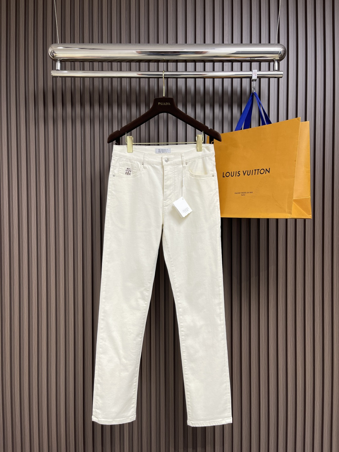 NO:127740,BrunelloCucinelli BC men's casual jeans, 2025SS early spring new style, perfect edging inside, customized original hardware, exquisite leather tags on the back, imported denim fabric for customers, wide style and versatile upper body. Size 29-36 No 35, brunello cucinelli, jeans, alexander wang19860909BrunelloCucinelli BC 男士休闲牛仔裤,2025SS早春新款,内里完美包边,定制原版五金,背面精美皮牌,客供进口牛仔面料,版型挺阔 上身百搭.尺码29-36 无35,,brunello cucinelli,jeans,alexander wang,Men's clothing