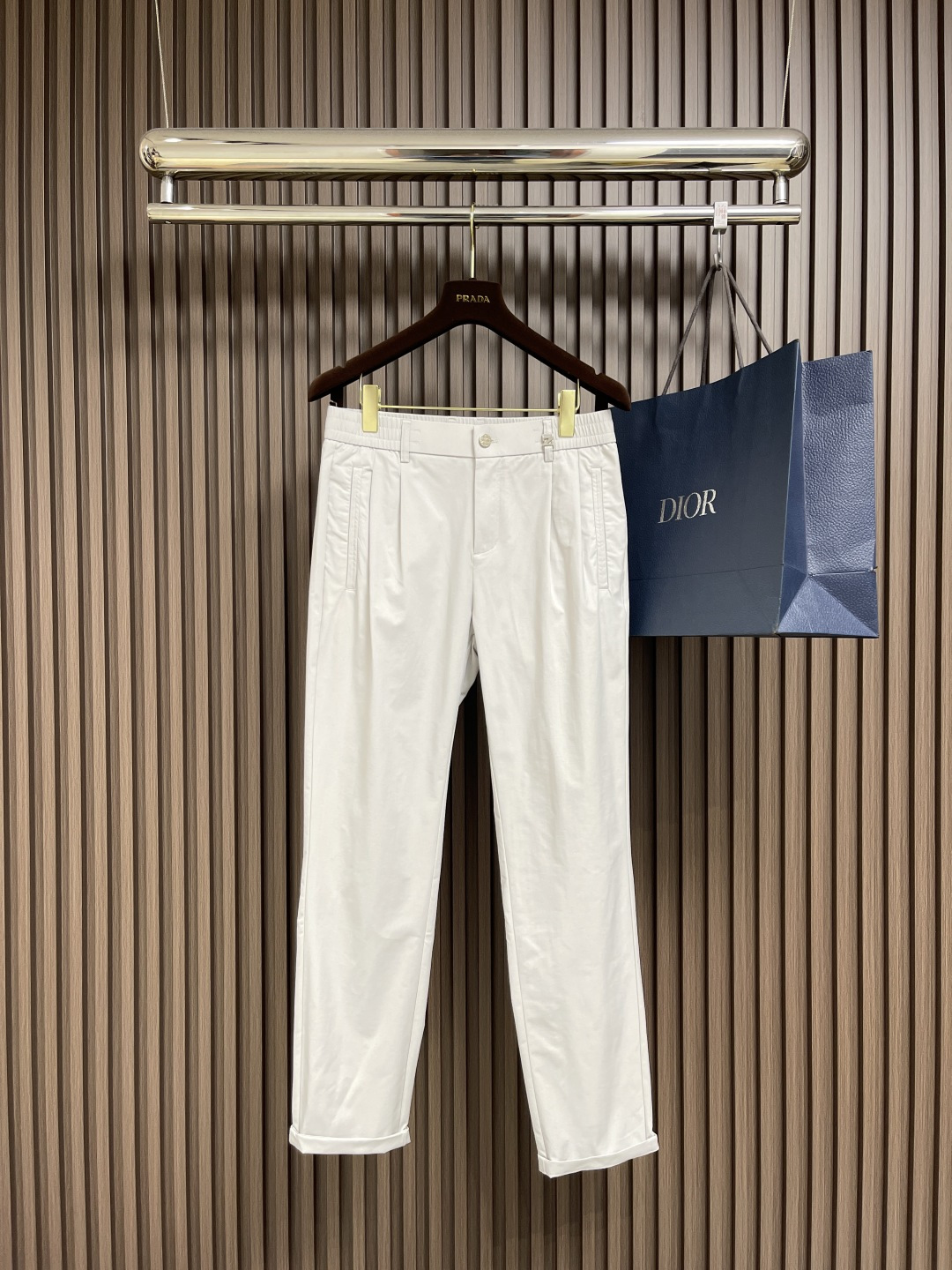 NO:127767,Zegna Men's Fashion Business Casual Pants and Trousers, the appearance does not require any embellishment and has its own aura. The golden ratio is neutral and blended pure cotton, and the special process is perfectly combined with comfort and texture beauty. It has excellent skin-friendliness, excellent comfort and breathability, and has a unique style. It is quite pleasing to the eye and has a full artistic conception!  The details are exquisite and exquisite, and the auxiliary materials are all supplied by foreign merchants. The quality is perfect, and the best matching partner in spring and summer. Size 30-38 There are 35 No 37, zegna, gold, alexander wang19860909Zegna 杰尼亚男士时装商务休闲裤西裤,外表无需任何点缀都有着自身的气场,黄金比例中和混纺纯棉,特殊工艺处理,完美兼具了舒适感与肌理美感,亲肤性绝佳,舒适性与透气性优越,自成一派的独特风格,视觉方面相当耐看,意境十足！细节处处精湛考究,辅料皆为外商客供,品相完美如斯,春夏季最佳的搭配伴侣.尺码30-38 有35 无37,,zegna,gold,alexander wang,Men's clothing