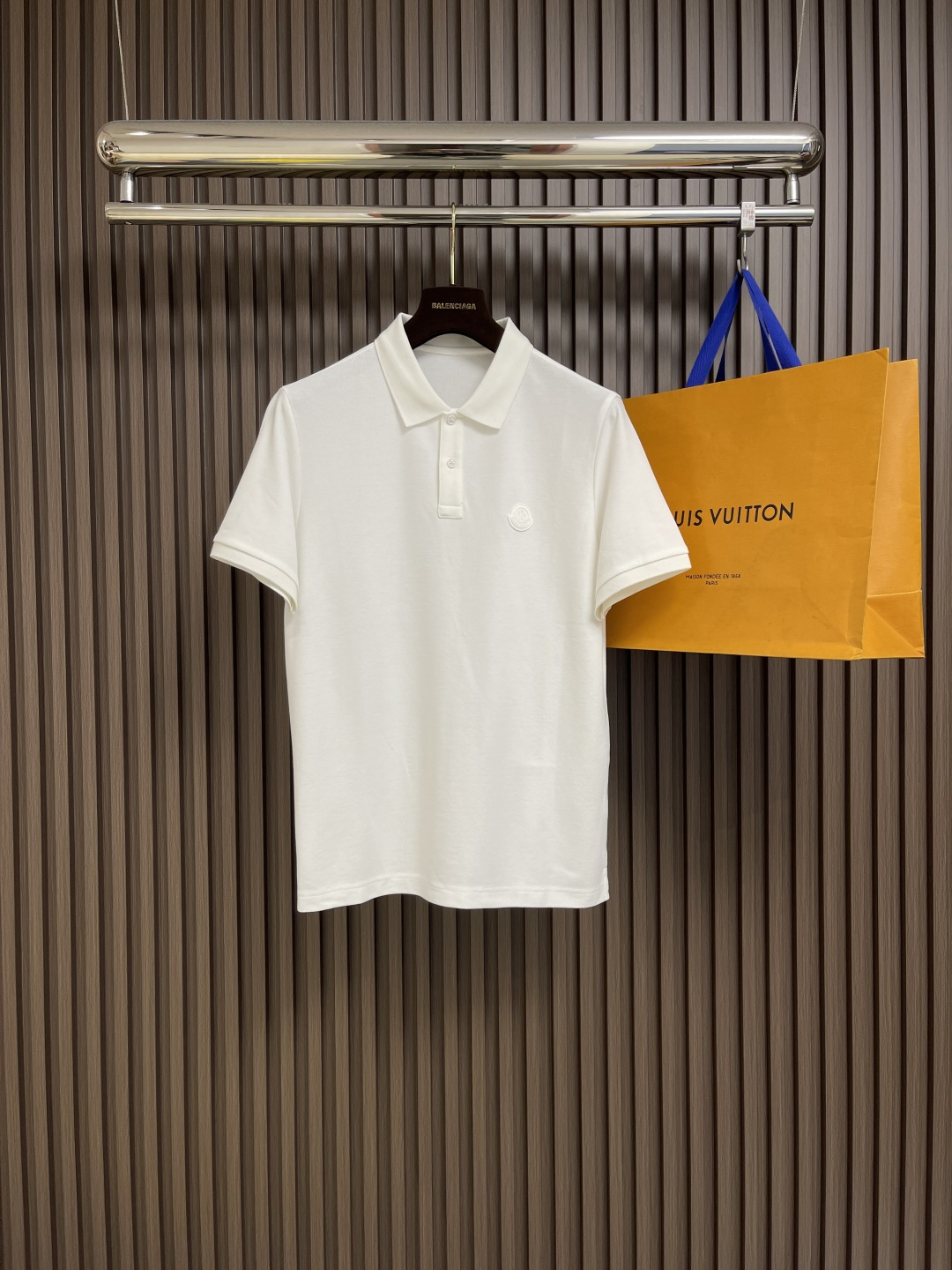 NO:137574,Moncler SS early spring new three-dimensional POLO shirt, short-sleeved polo shirt, custom letter logo buttons, detailed in place, made of cotton beaded cloth, comfortable to touch, full three-mark size M-3XL,,christian louboutin,T-shirt,alexander wang19860909Moncler SS早春新款立体仔章POLO衫 短袖马球衫,定制字母标识纽扣,细节到位,采用棉质珠地布制成,手感舒适,三标齐全 尺码M-3XL,,christian louboutin,T-shirt,alexander wang,Men's clothing