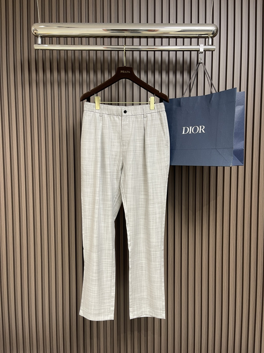 NO:139061,BC brunello cucineli brunello.  Cucinelli New casual pants, customized fabric, breathable and comfortable, impeccable details, brand element design concept, reflecting high quality. The feel is delicate and soft!  It is casually cut, with a great upper body style!  Size 30-38 35 None 37, brunello cucinelli,alexander wang19860909BC brunello cucineli 布鲁内洛．库奇内利 新款休闲裤,定制面料 透气舒适度高,细节无可挑剔,品牌元素设计理念,体现高品质.手感细腻柔软！呈现休闲裁剪,上身版型超赞！尺码30-38 有35 无37,,brunello cucinelli,alexander wang,Men's clothing