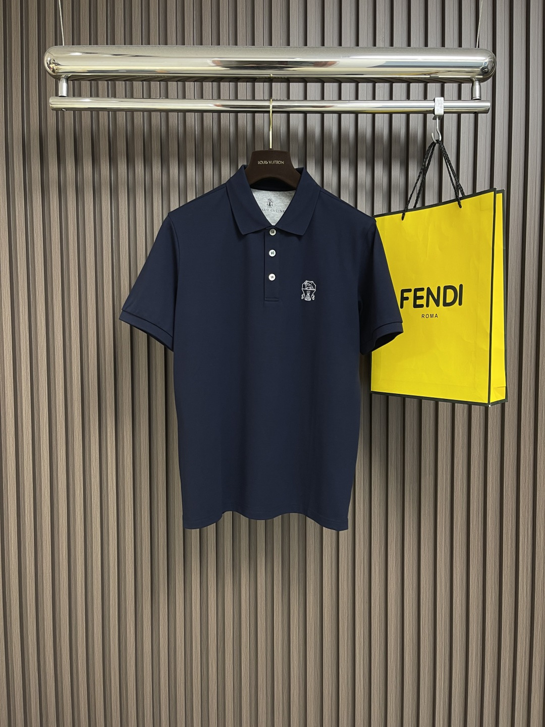 NO:141574,BC 2025SS new short-sleeved POLO, handsome and fashionable, simple and versatile. The fabric cotton is not only crisp, maintains a fashionable silhouette, but also comfortable to wear, and the yarn is more delicate. Size M-3XL, T-shirt, alexander wang19860909BC 2025SS新品短袖POLO,帅气时尚,简约百搭款.面料棉 不仅挺括,保持潮流的廓形,又穿着舒适,纱织更细腻.尺码M-3XL,,T-shirt,alexander wang,Men's clothing