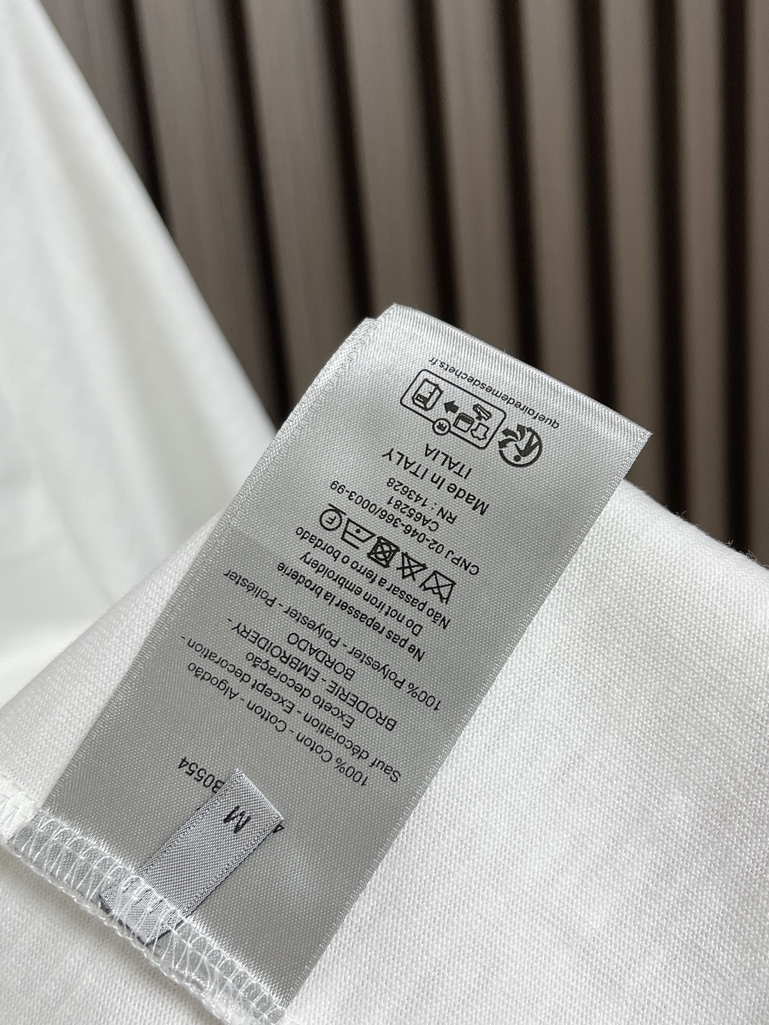 🛒🛒Dior 朋友字母刺绣短袖T恤，采用纯棉12s精棉平纹，310g；搭配21支双纱螺纹，420g。通过