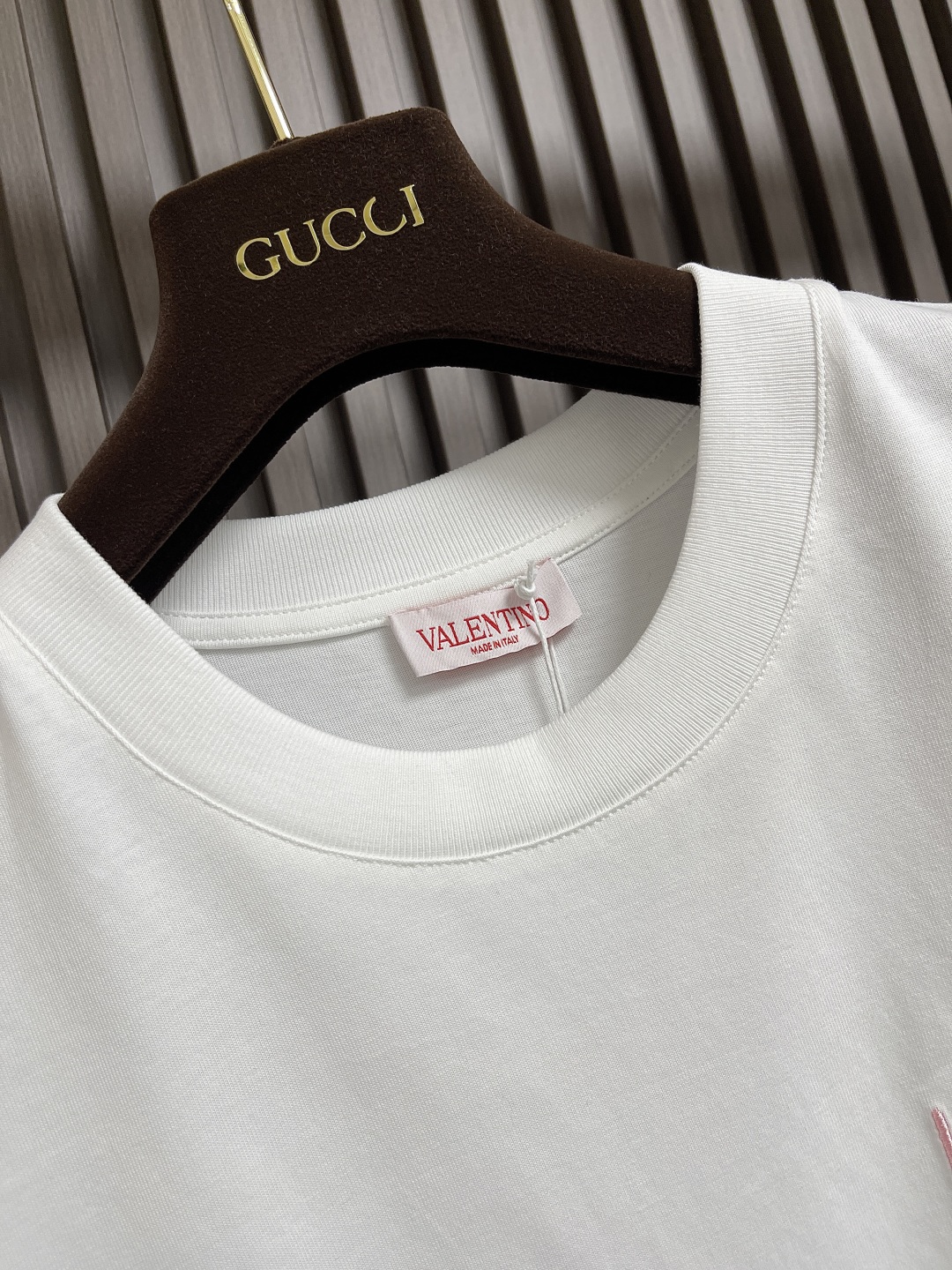 🛒🛒valentino 华伦天奴2025SS早春新款短袖圆领T恤，380高克重圆领设计经典简约，短袖剪裁