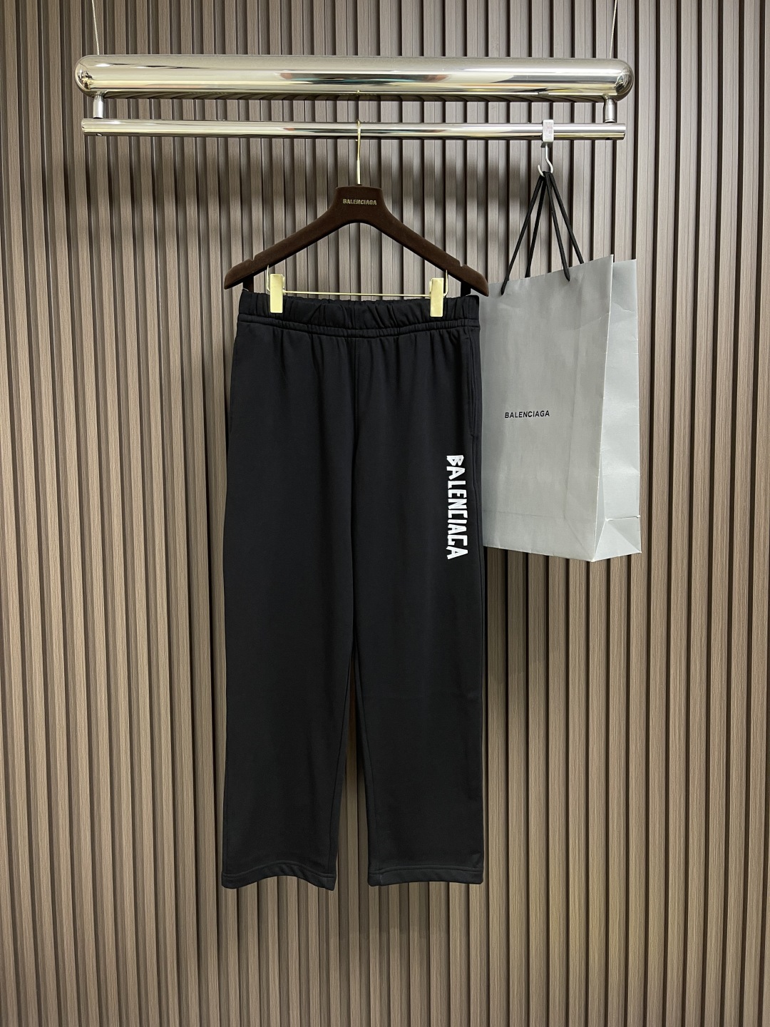 🛒🛒Balenciaga 2025SS早春新款直筒休闲卫裤，简约时尚新款定制面料，身穿手感舒适 低调不失