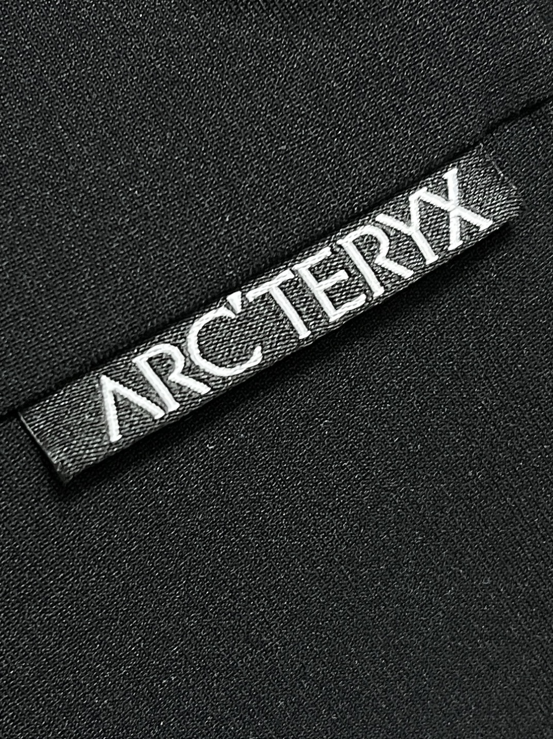 🛒🛒arcteryx 始祖鸟 2025ss早春新款休闲运动风格休闲裤，户外品牌可能大家第一想到的就是给人
