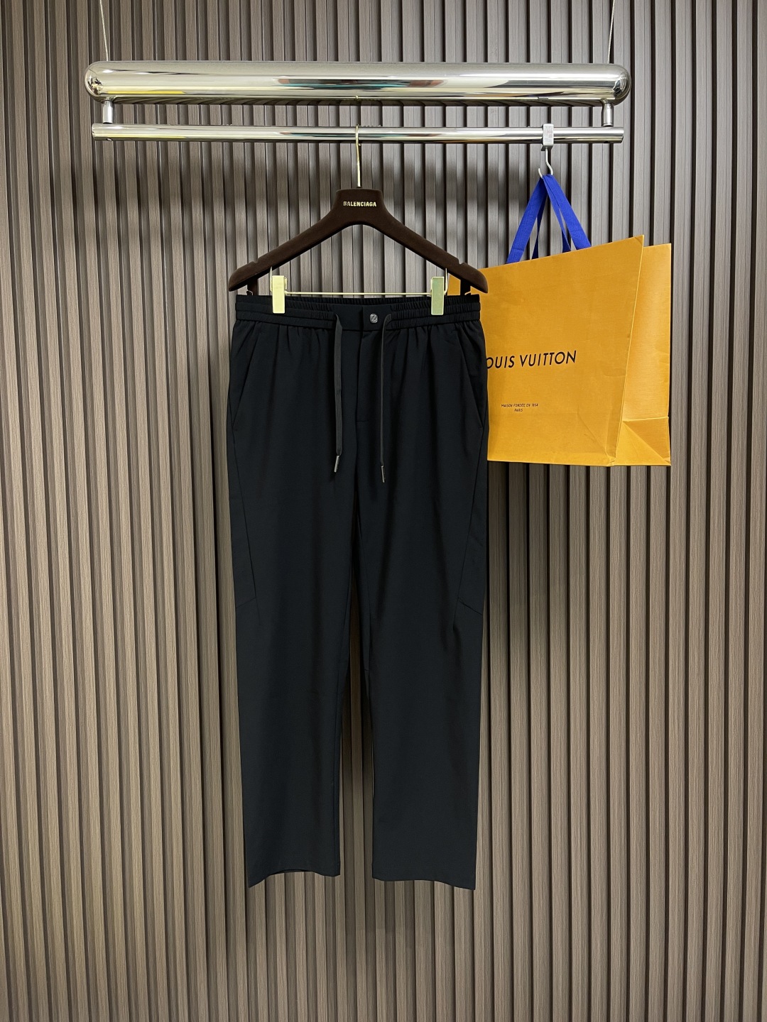 🛒🛒Ermenegildo Zegna 杰尼亚早春新品休闲裤，休闲裤作为随时随地男人都能穿搭的时尚单品，