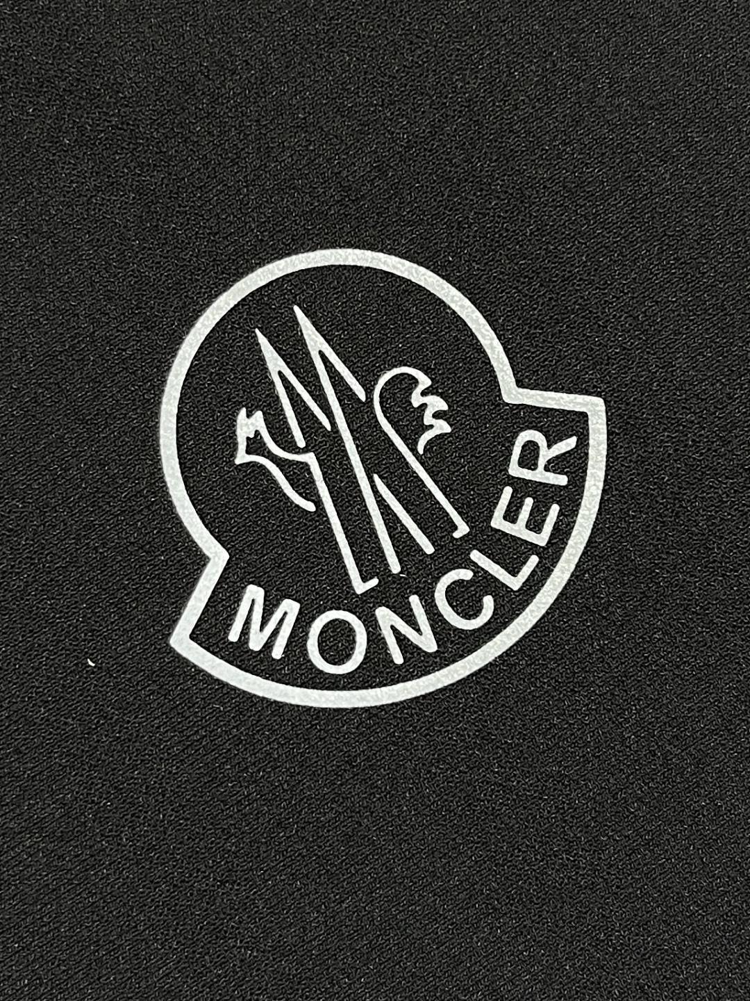🛒🛒Moncler 2025SS春夏新品直筒休闲裤，面料无敌，型款设计都无可挑剔的百搭款卫裤，户外运动都