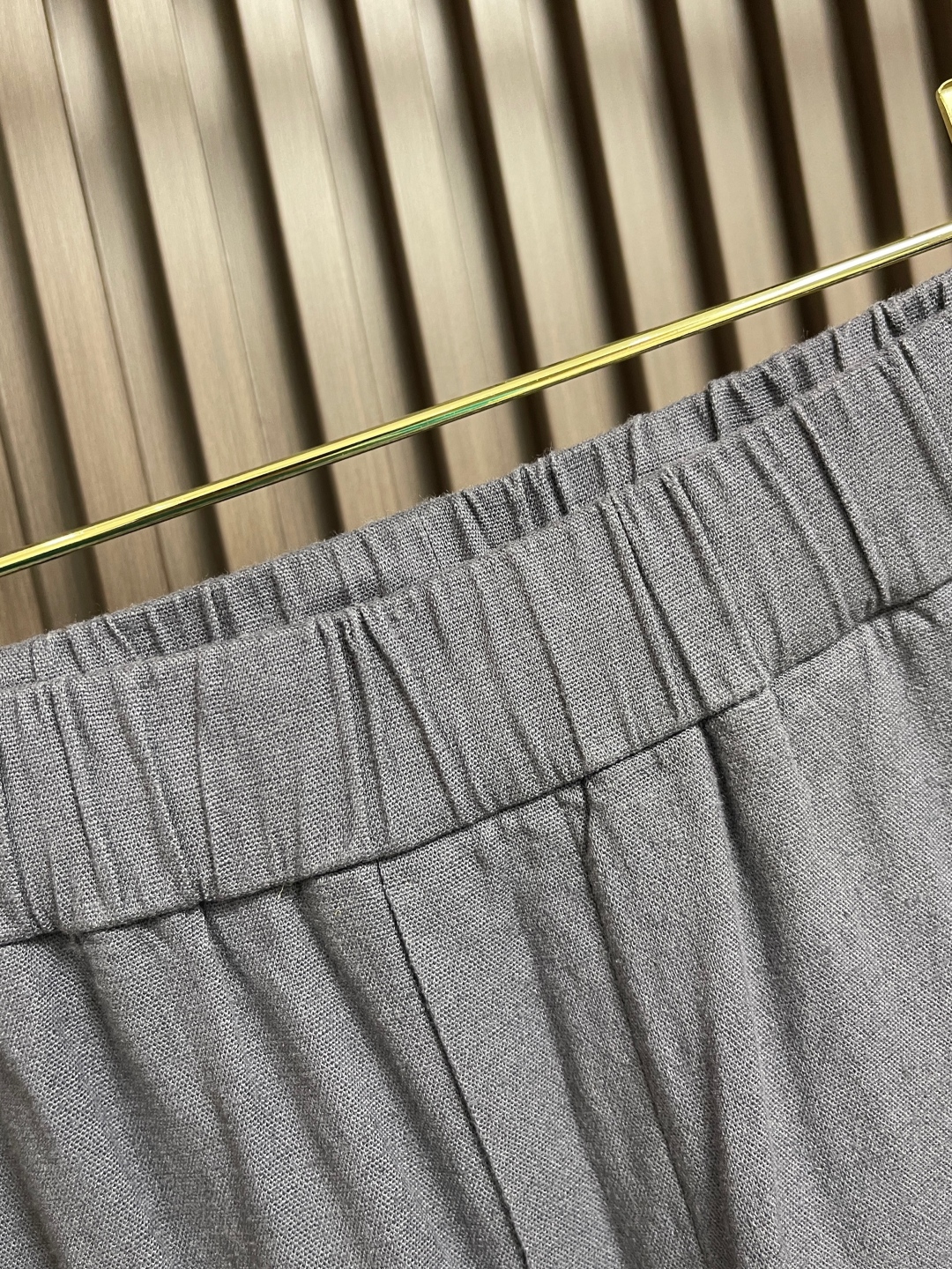 🛒🛒loroPiana lp。男士亚麻天丝休闲裤，休闲裤作为随时随地男人都能穿搭的时尚单品，简洁的设计配