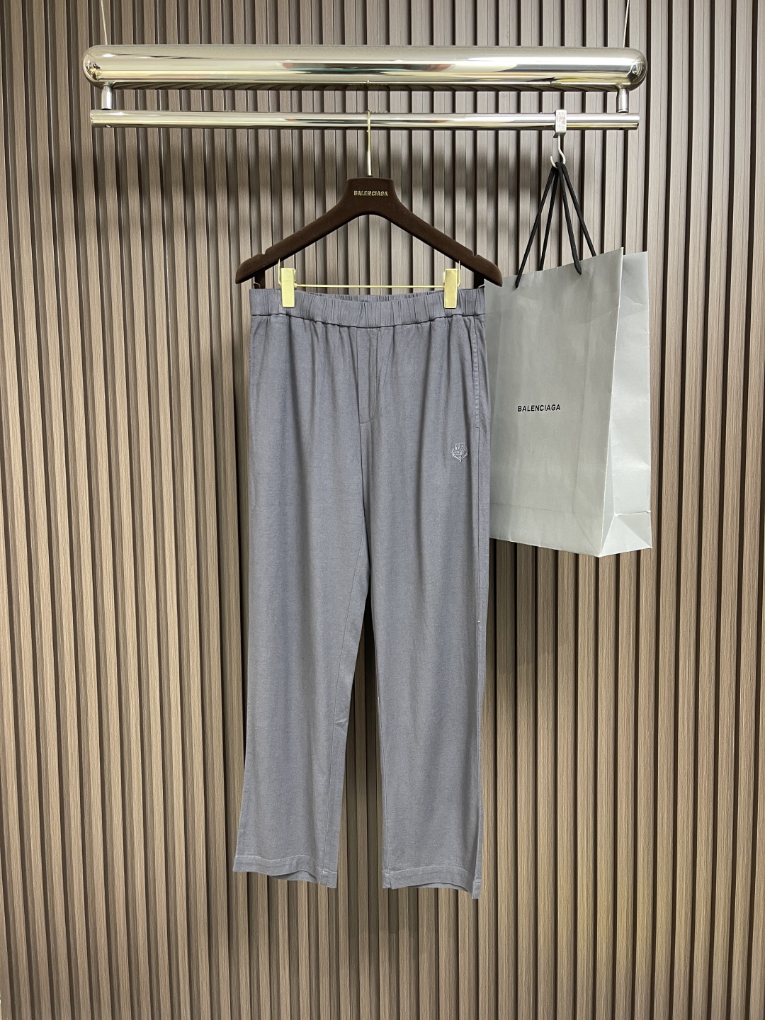 🛒🛒loroPiana lp。男士亚麻天丝休闲裤，休闲裤作为随时随地男人都能穿搭的时尚单品，简洁的设计配