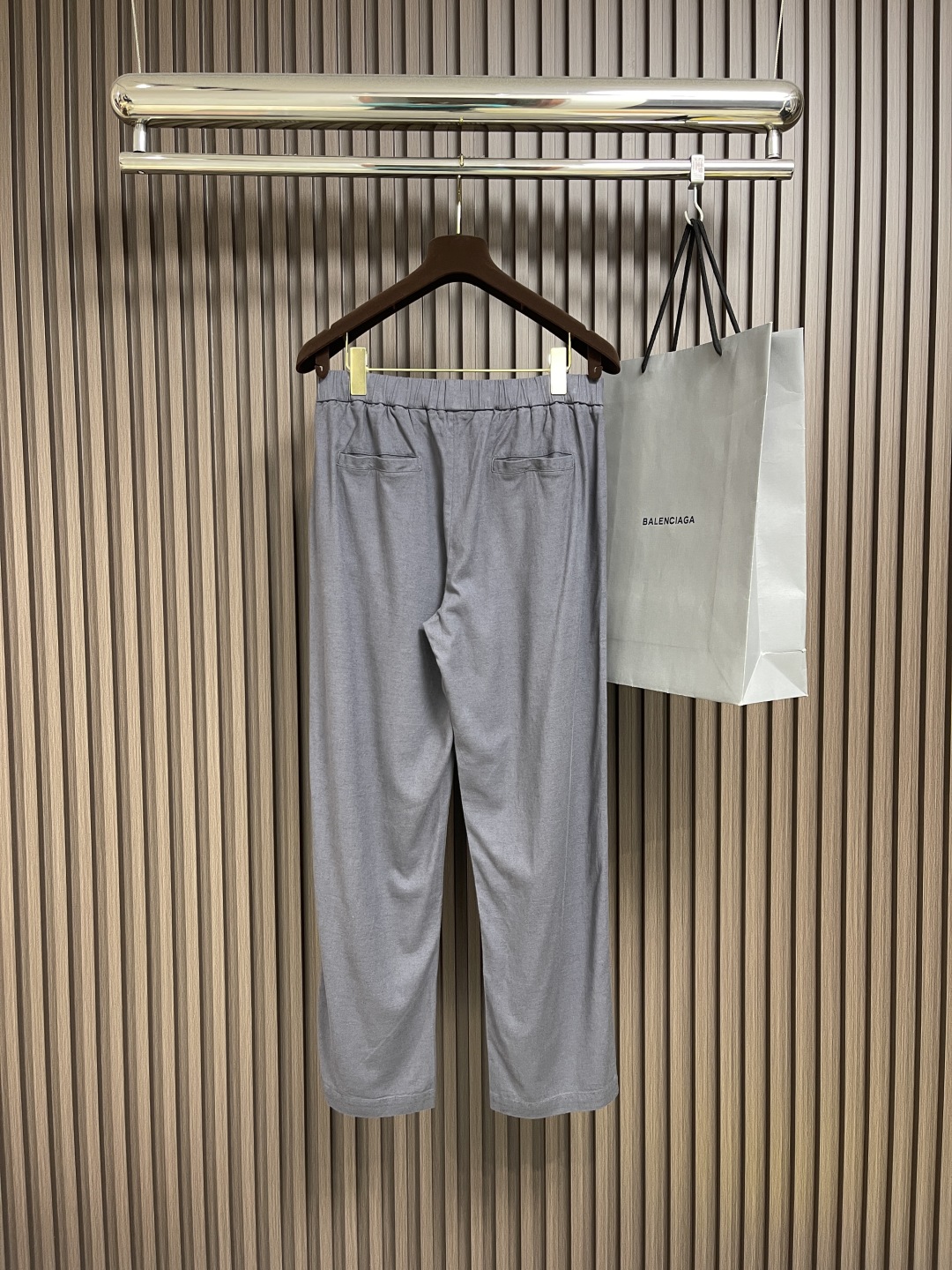 🛒🛒loroPiana lp。男士亚麻天丝休闲裤，休闲裤作为随时随地男人都能穿搭的时尚单品，简洁的设计配