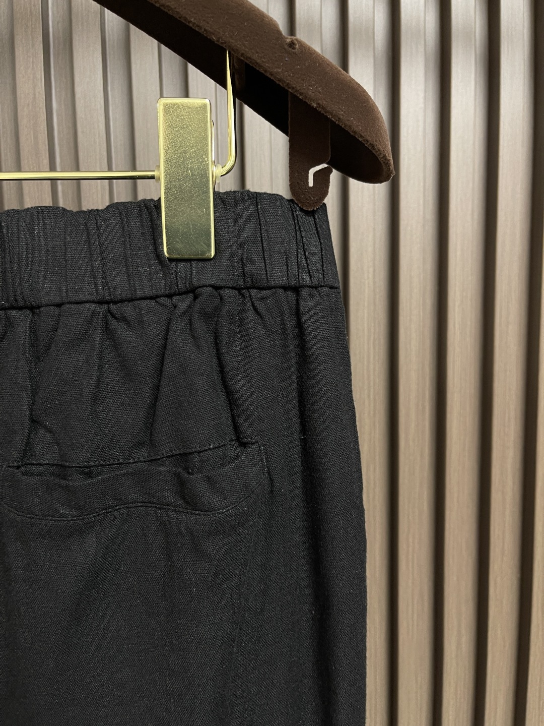 🛒🛒loroPiana lp。男士亚麻天丝休闲裤，休闲裤作为随时随地男人都能穿搭的时尚单品，简洁的设计配
