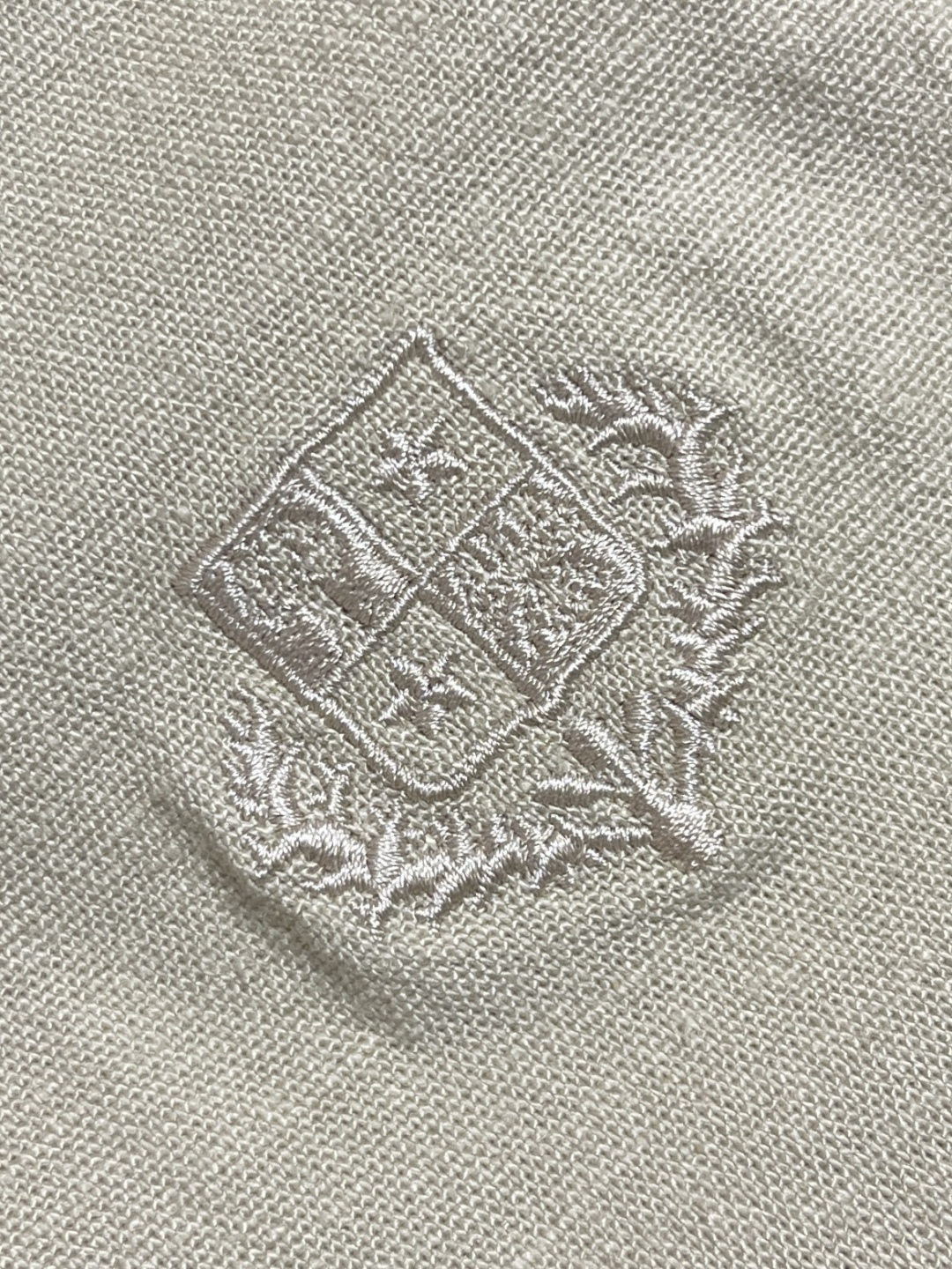 🛒🛒loro Piana 2025SS早春新款休闲短裤！定制棉麻面料透气舒适度高，细节无可挑剔，品牌元素