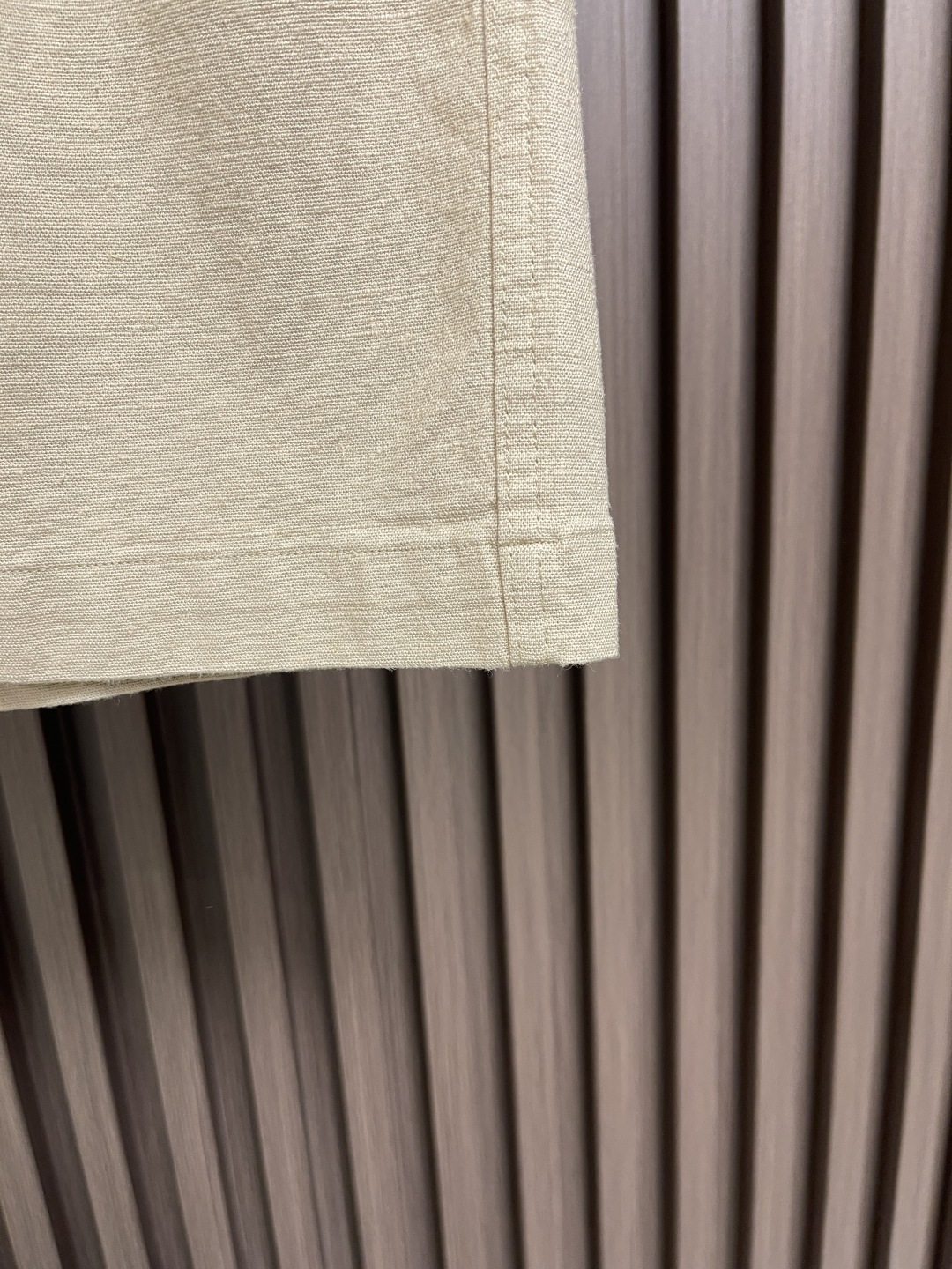 🛒🛒loro Piana 2025SS早春新款休闲短裤！定制棉麻面料透气舒适度高，细节无可挑剔，品牌元素
