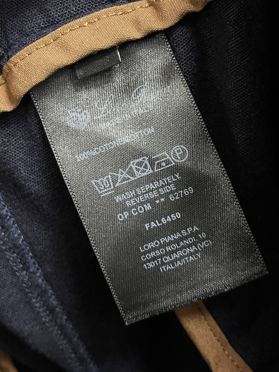 🛒🛒loro Piana 2025SS早春新款休闲短裤！定制棉麻面料透气舒适度高，细节无可挑剔，品牌元素