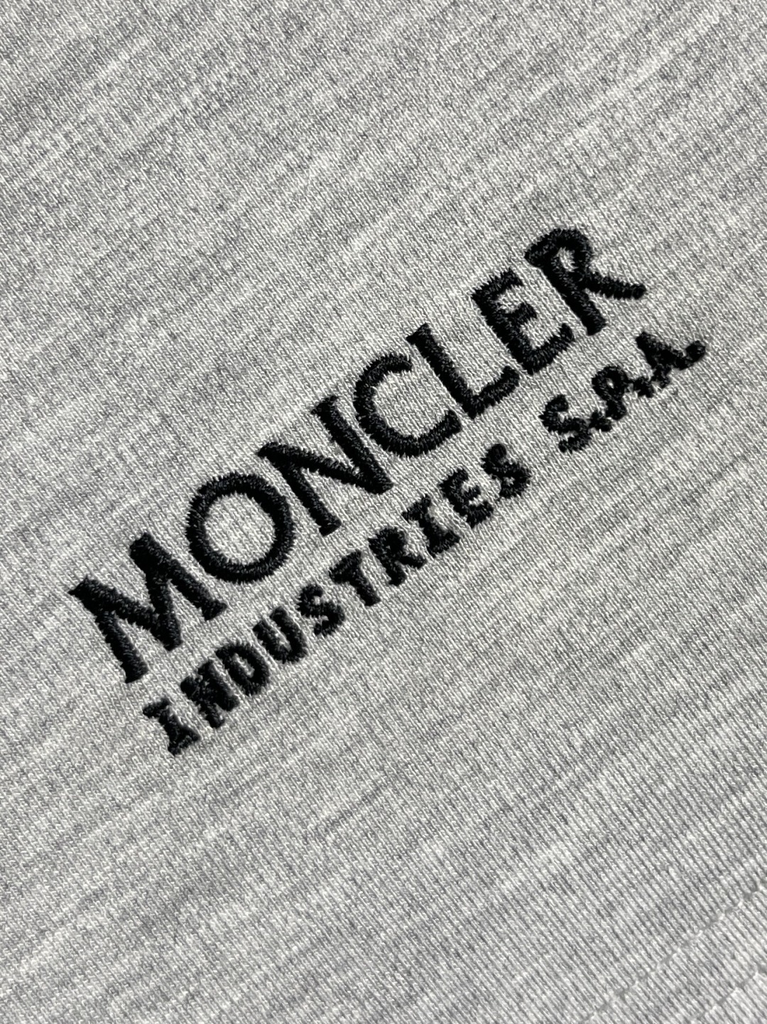 🛒🛒moncler 2025ss 夏季男士休闲五分短裤，抽绳松紧腰带，简约织带设计．定制舒适透气纯棉毛线