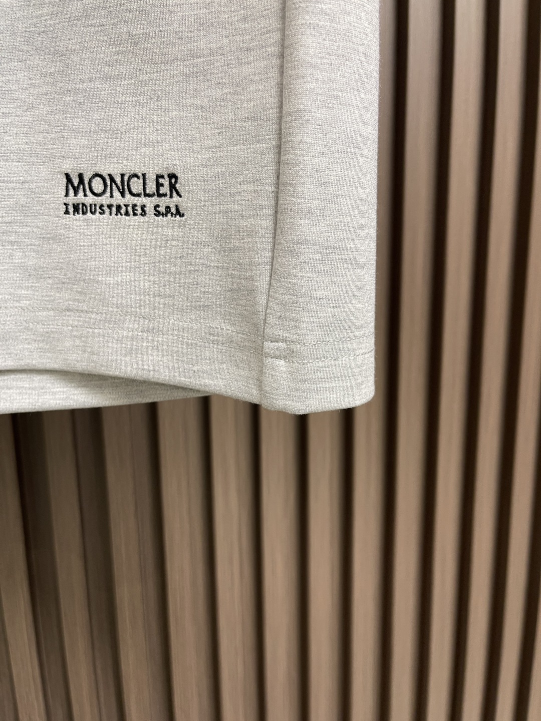 🛒🛒moncler 2025ss 夏季男士休闲五分短裤，抽绳松紧腰带，简约织带设计．定制舒适透气纯棉毛线