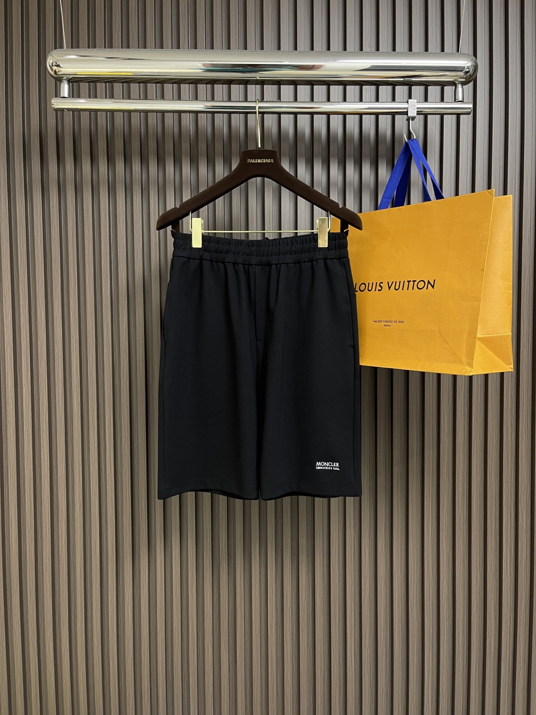 🛒🛒moncler 2025ss 夏季男士休闲五分短裤，抽绳松紧腰带，简约织带设计．定制舒适透气纯棉毛线