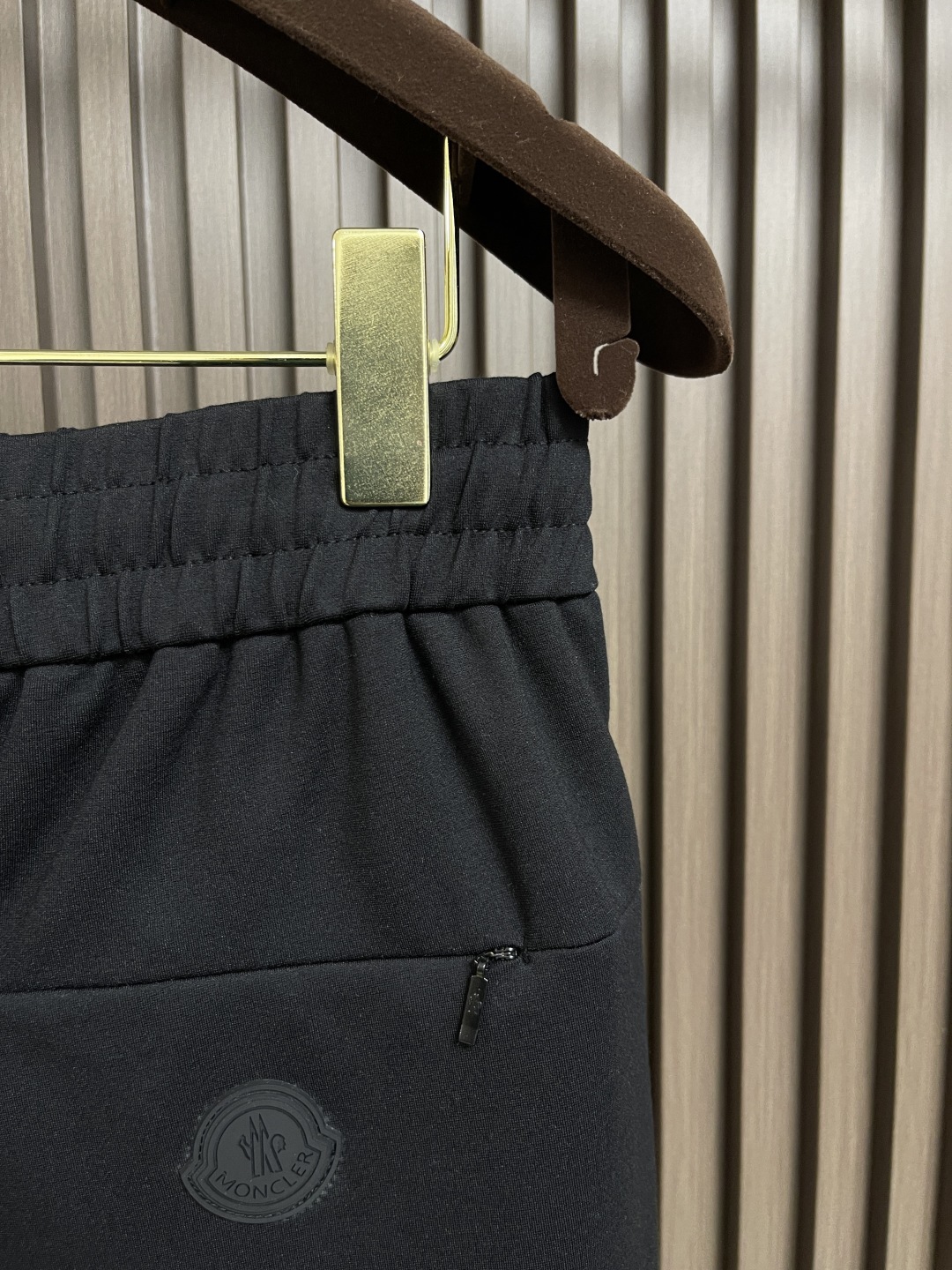 🛒🛒moncler 2025ss 夏季男士休闲五分短裤，抽绳松紧腰带，简约织带设计．定制舒适透气纯棉毛线