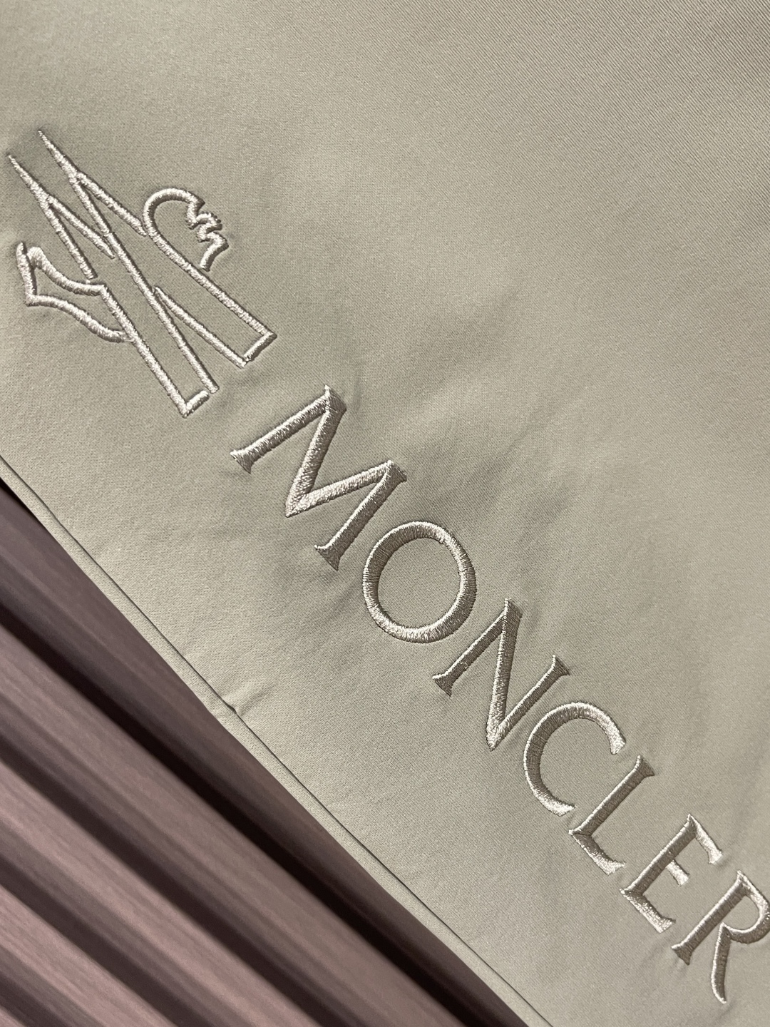 🛒🛒moncler 2025ss 夏季男士休闲五分短裤，抽绳松紧腰带，简约织带设计．定制舒适透气纯棉毛线