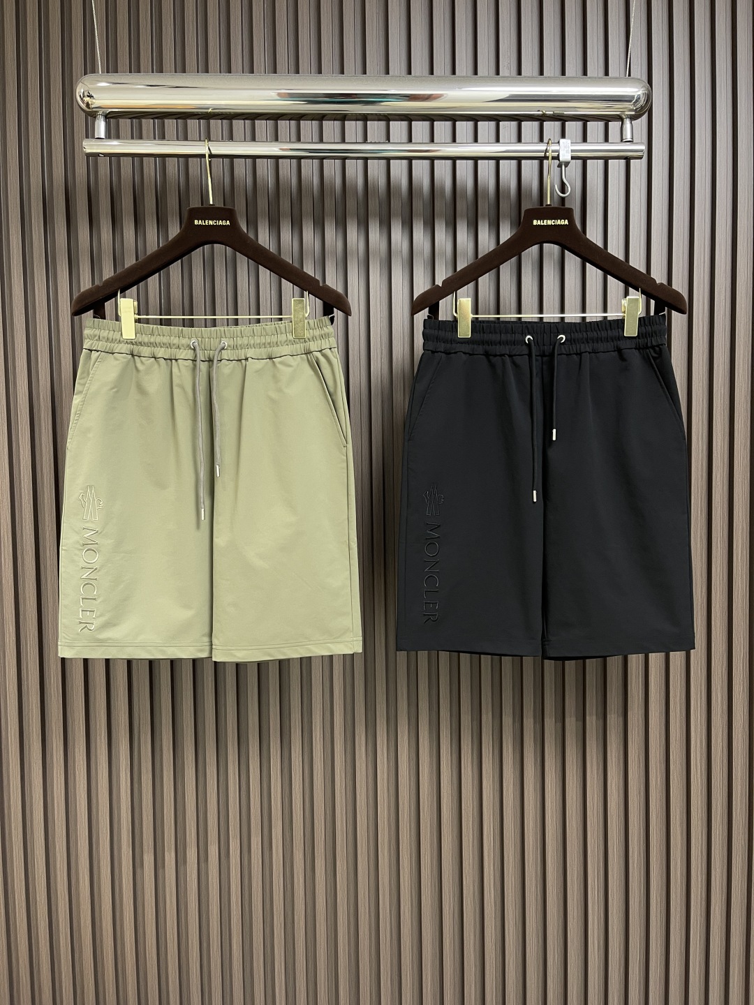 🛒🛒moncler 2025ss 夏季男士休闲五分短裤，抽绳松紧腰带，简约织带设计．定制舒适透气纯棉毛线
