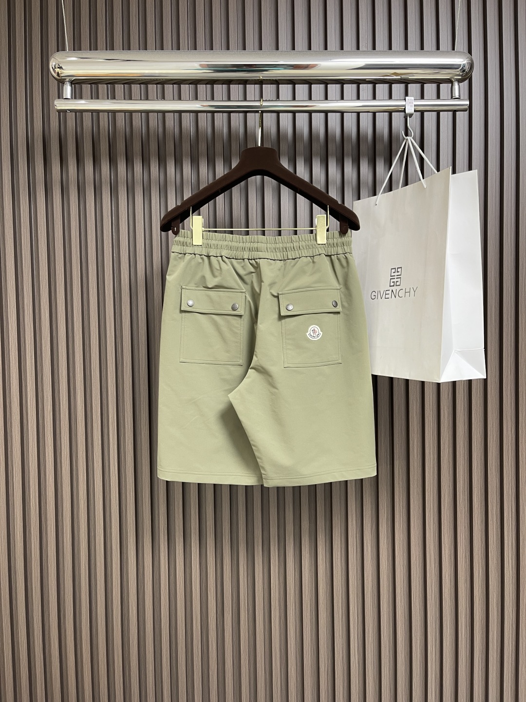 🛒🛒moncler 2025ss 夏季男士休闲五分短裤，抽绳松紧腰带，简约织带设计．定制舒适透气纯棉毛线