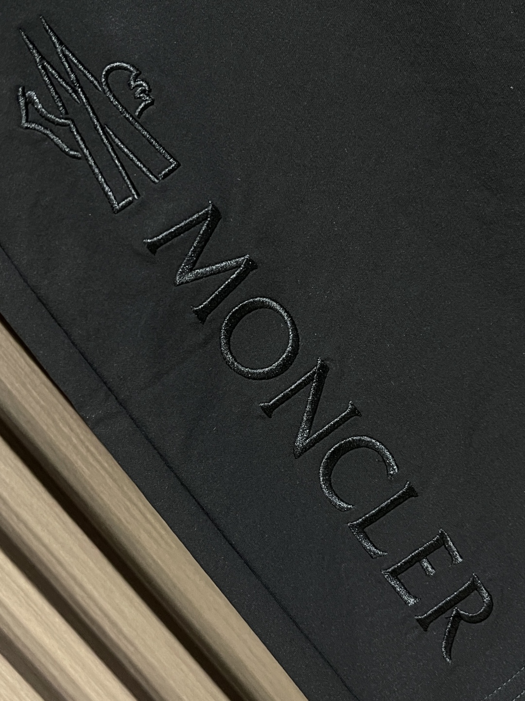 🛒🛒moncler 2025ss 夏季男士休闲五分短裤，抽绳松紧腰带，简约织带设计．定制舒适透气纯棉毛线