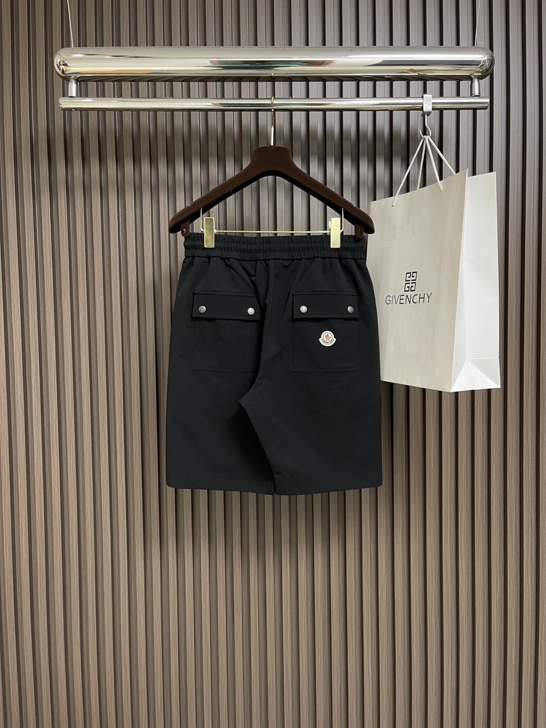 🛒🛒moncler 2025ss 夏季男士休闲五分短裤，抽绳松紧腰带，简约织带设计．定制舒适透气纯棉毛线