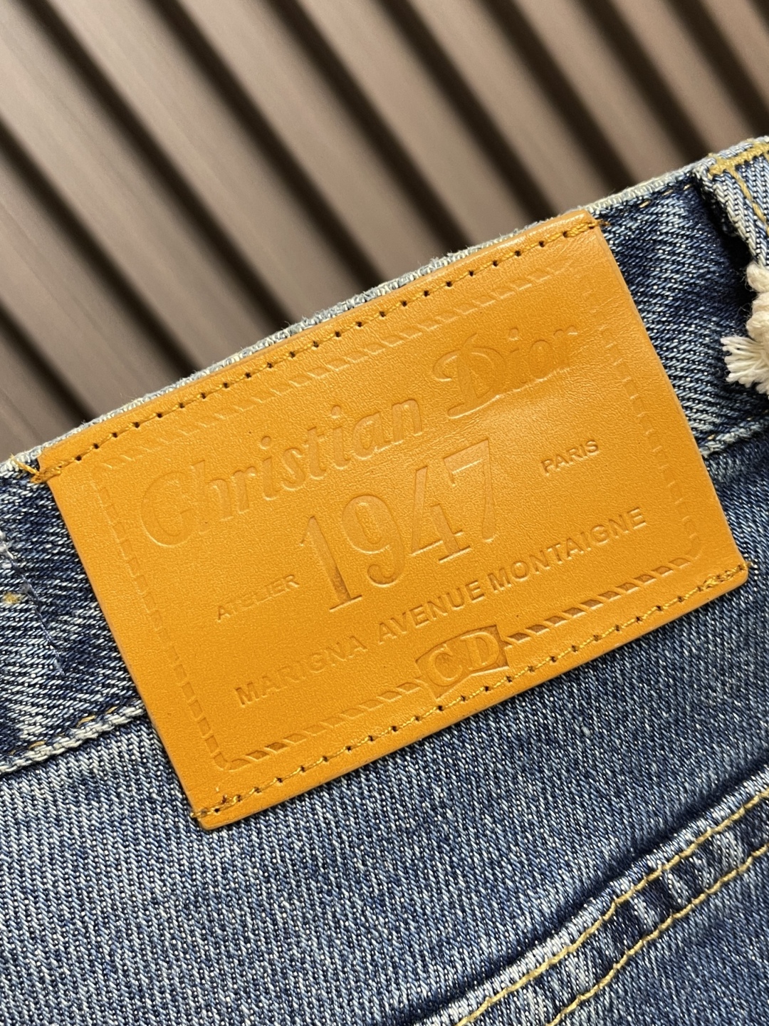 🛒🛒Dior 新款标识牛仔裤 进口土耳其纯棉牛仔牛面料 色泽靓丽，透气，修身版型 微弹力面料 随意百搭 