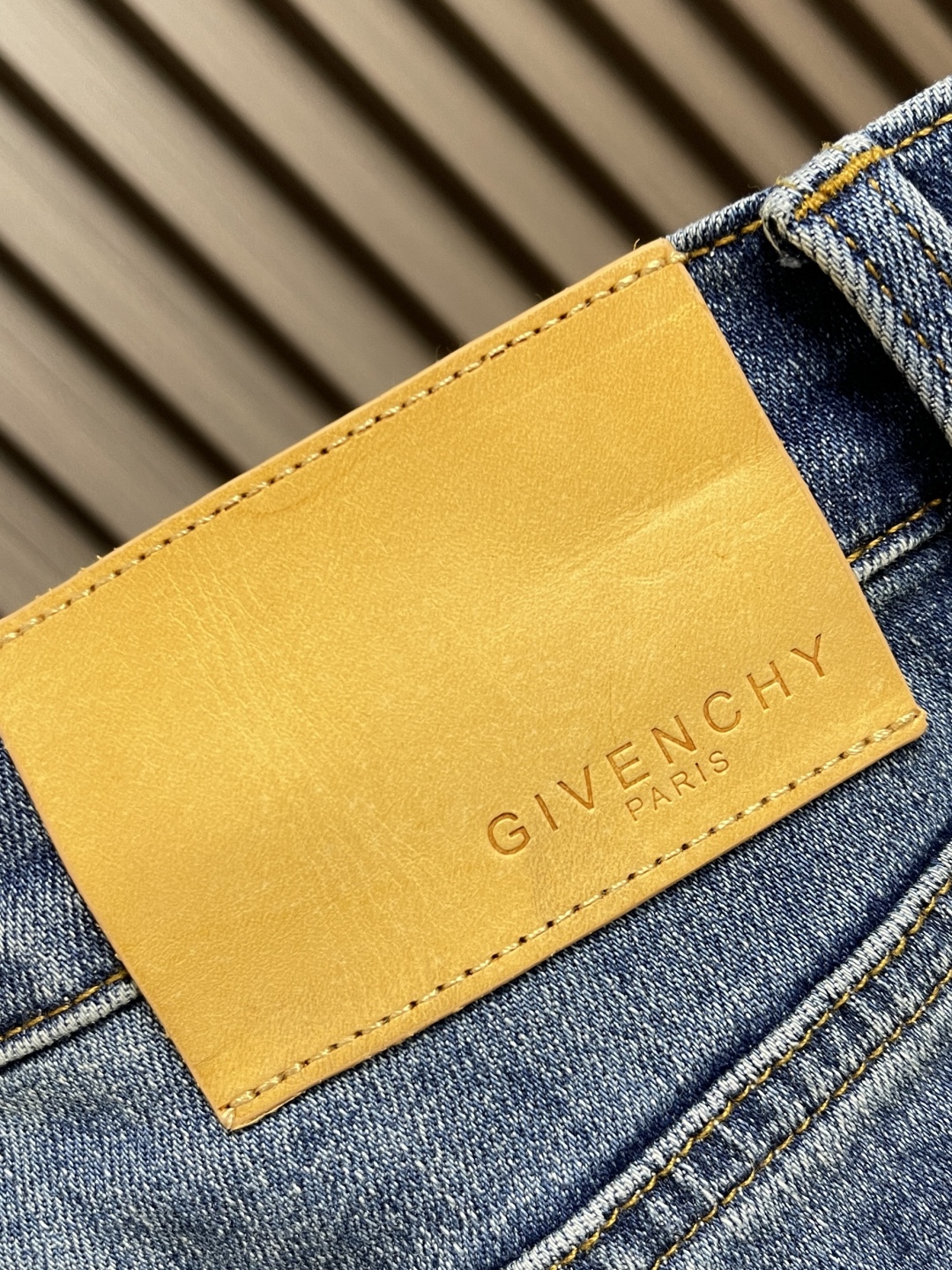 🛒🛒Givenchy 2025SS后袋刺绣牛仔裤，经典五袋款，完全属 于心目中的牛仔裤该有的模样，适度的