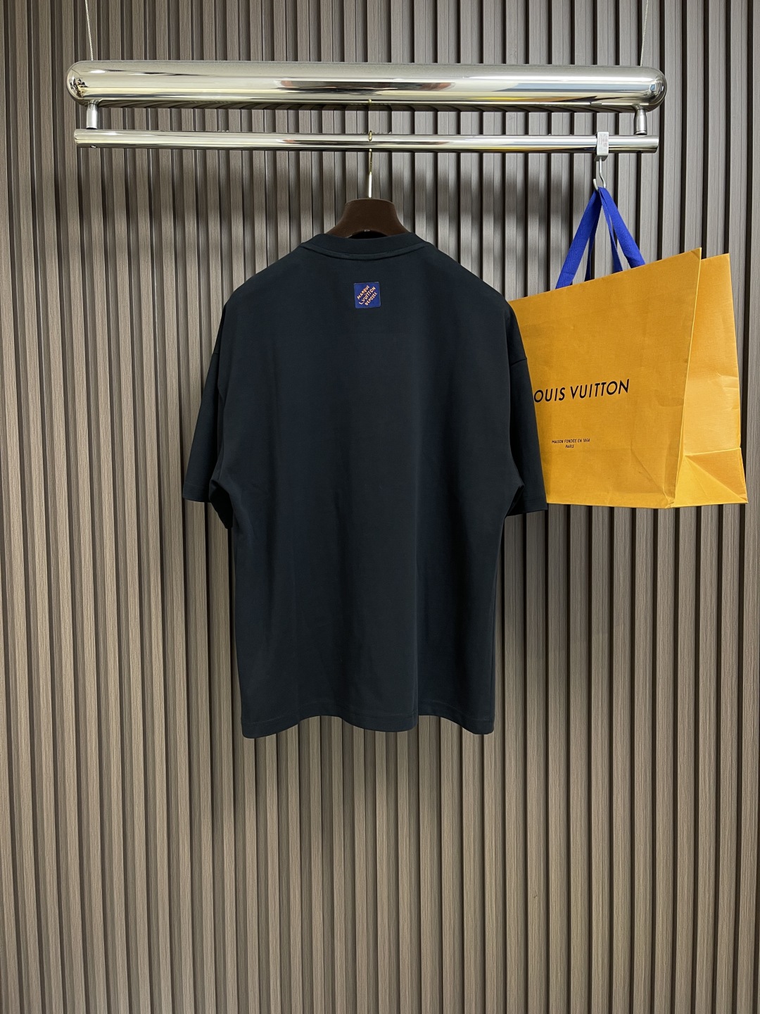 🛒🛒LV 2025SS 限定新品logo印花短袖T恤，基础简约百搭款式，面料采用是高克重的针织棉布料，柔