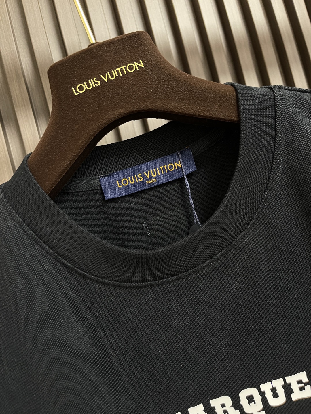 🛒🛒LV 2025SS 限定新品logo印花短袖T恤，基础简约百搭款式，面料采用是高克重的针织棉布料，柔